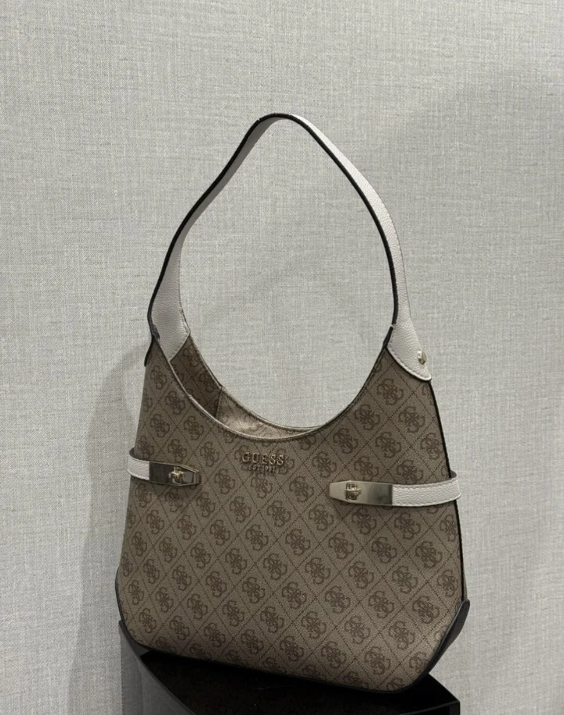 Сумка Guess - миниатюра 3