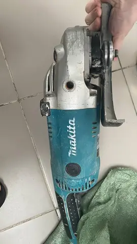 Makita ga9020