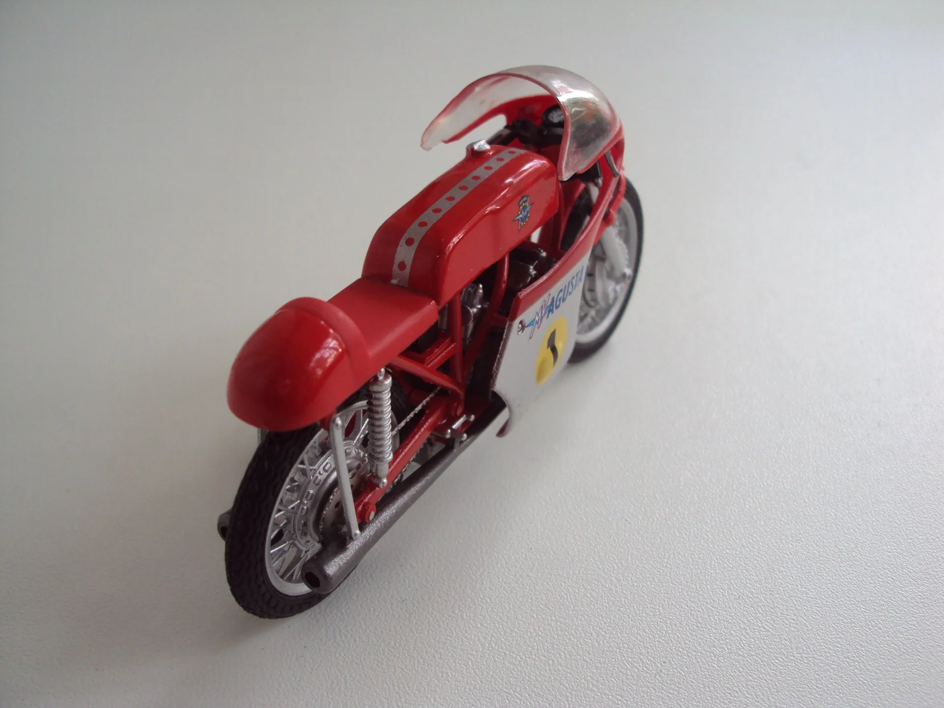 Мотоцикл agusta 3 cil 500cc World Champion 1967 - миниатюра 5