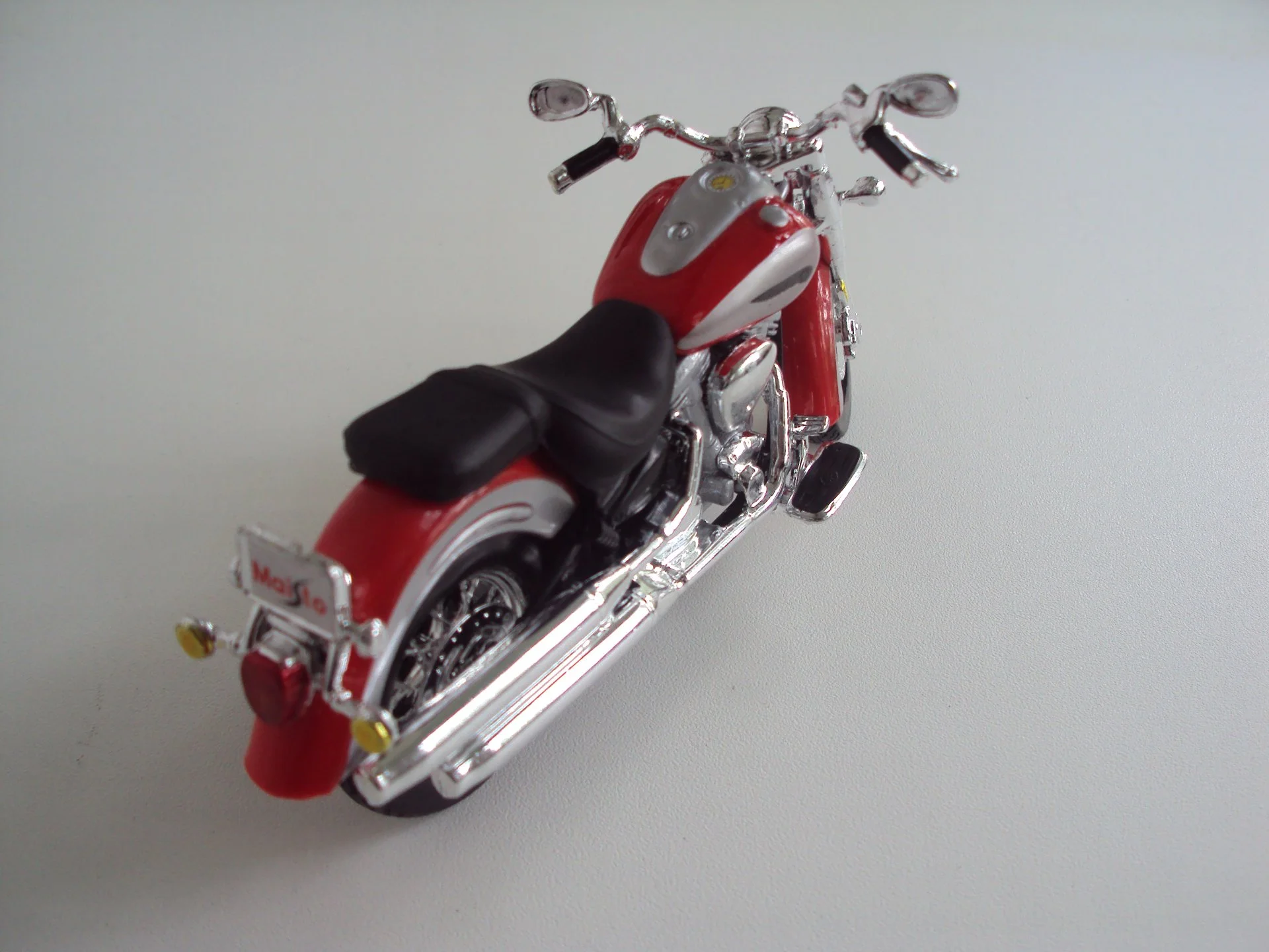 Мотоцикл Maisto YAMAHA 2001 Road Star - миниатюра 6