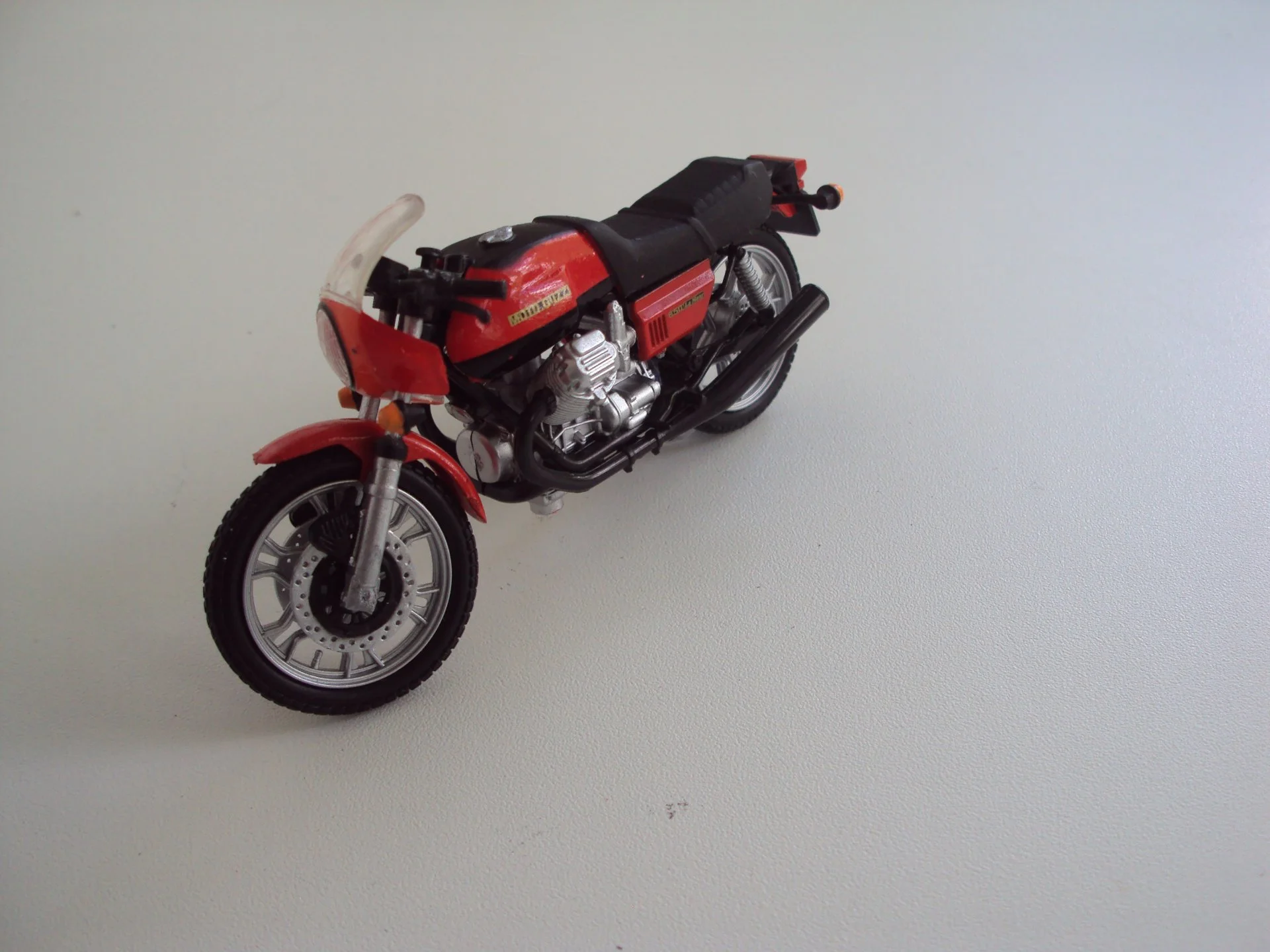 Мотоцикл MOTO GUZZI 850 Le Mans - миниатюра 3