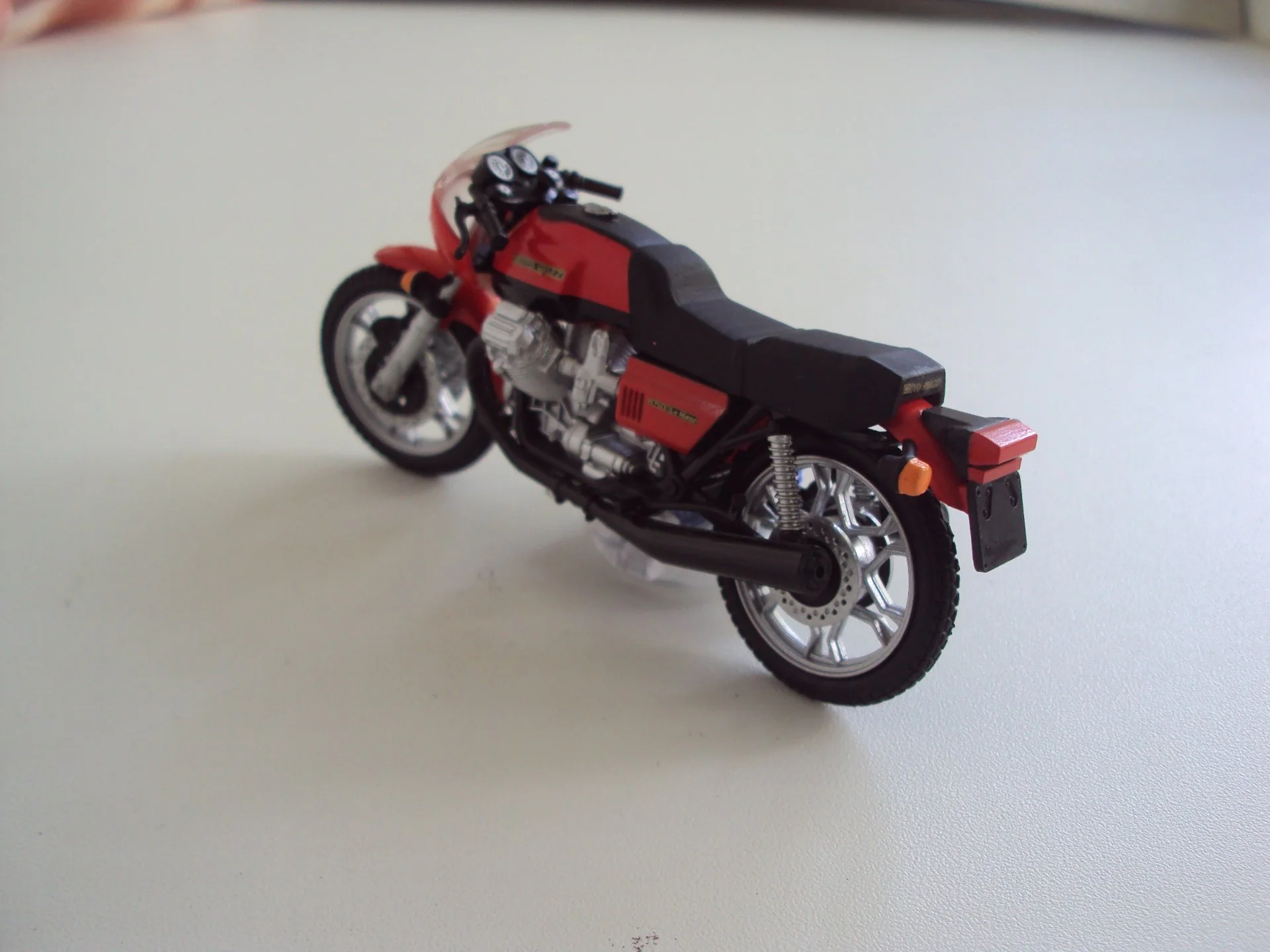 Мотоцикл MOTO GUZZI 850 Le Mans - миниатюра 6
