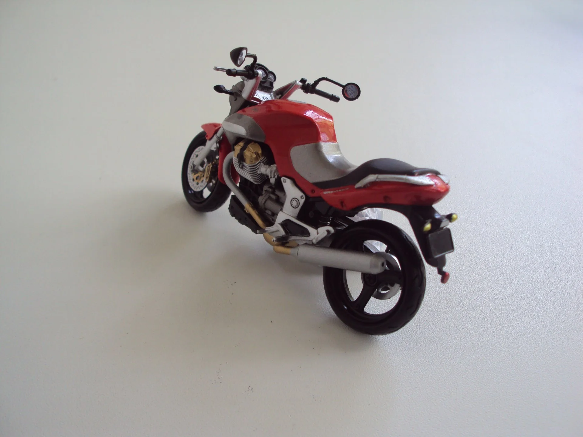 Мотоцикл MOTO GUZZI BREVA V1100 - миниатюра 6