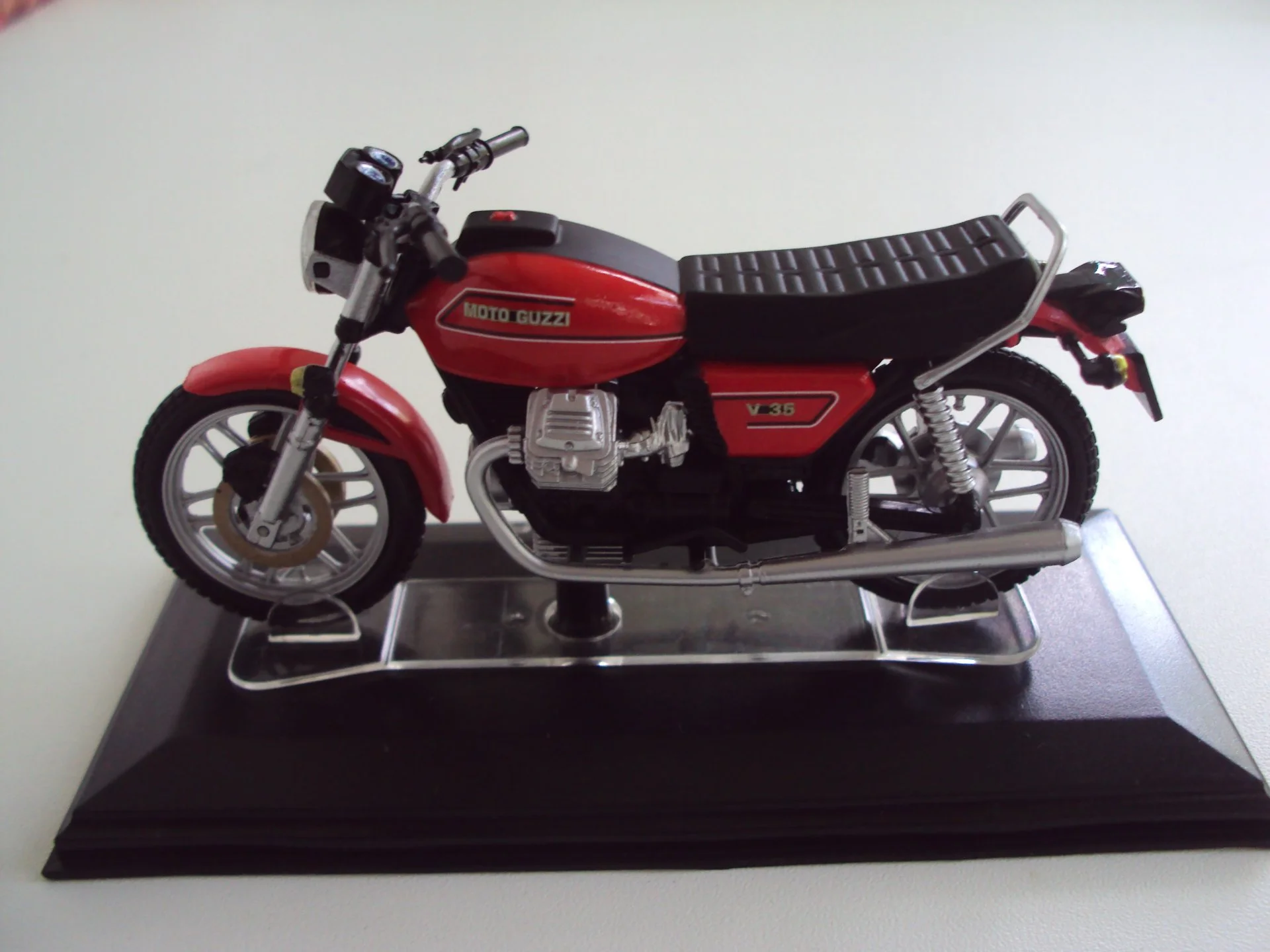 Мотоцикл MOTO GUZZI V 35 - миниатюра 2