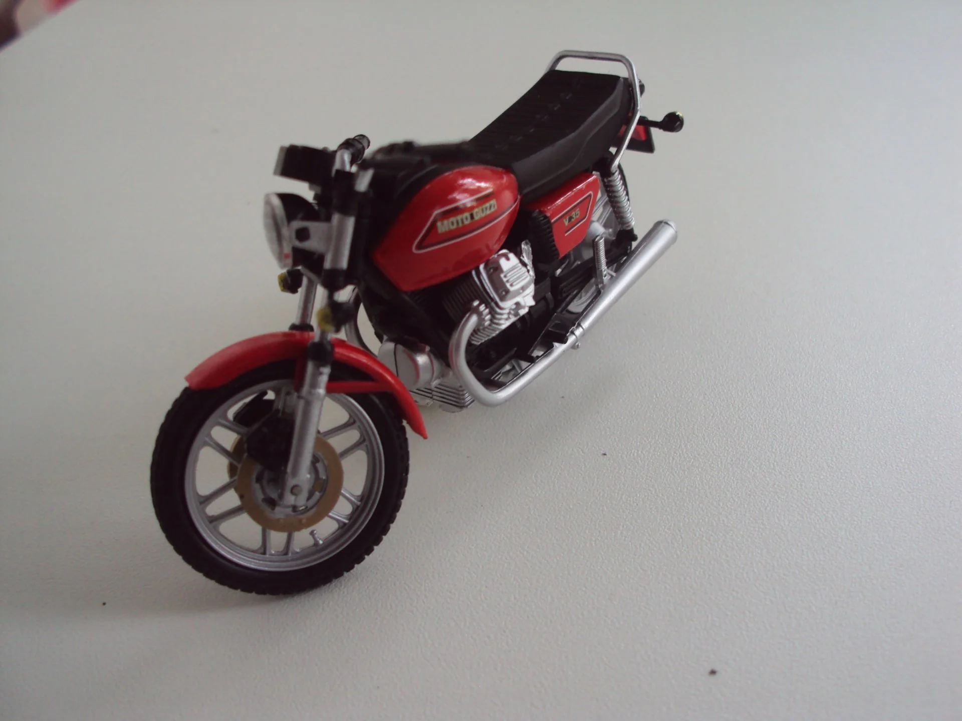 Мотоцикл MOTO GUZZI V 35 - миниатюра 3