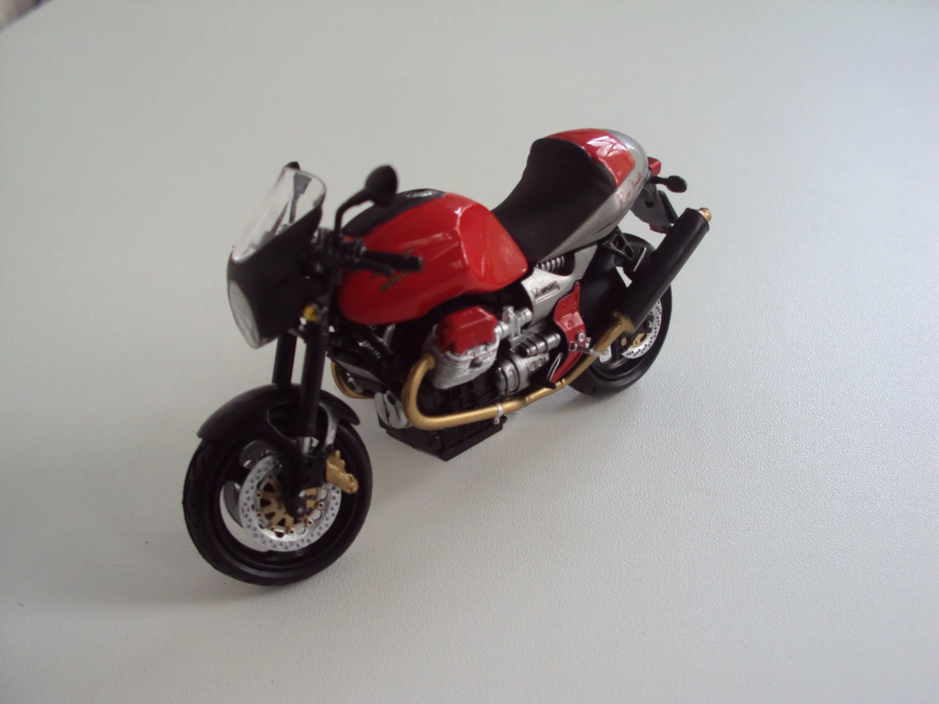 Мотоцикл MOTO GUZZI V11 SPORT - миниатюра 3