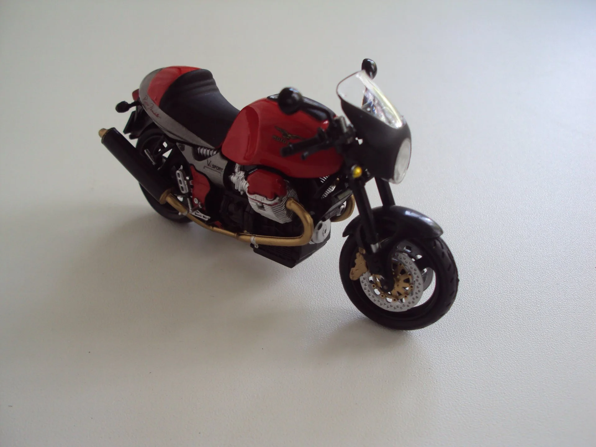 Мотоцикл MOTO GUZZI V11 SPORT - миниатюра 4