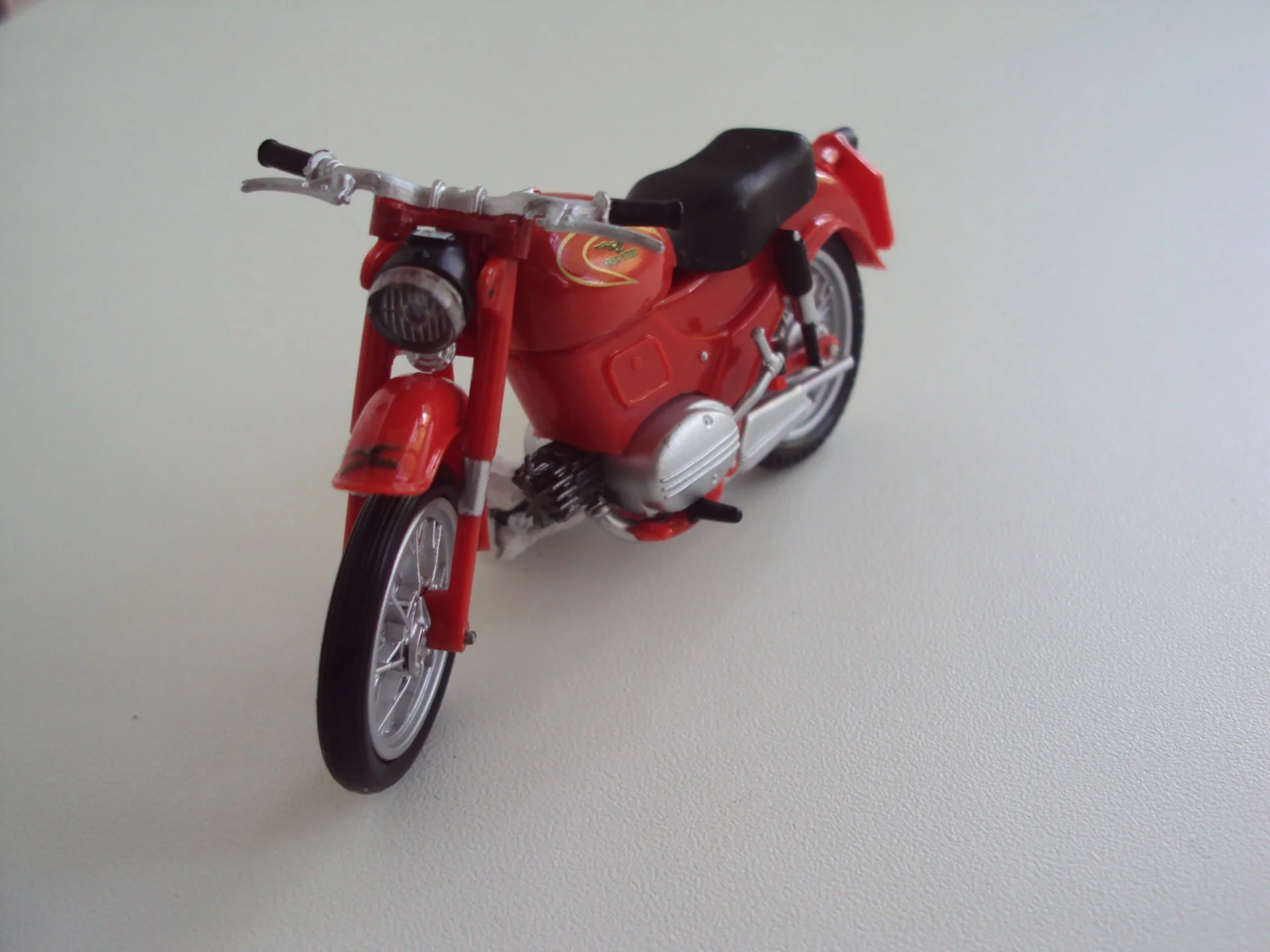 Мотоцикл MOTO GUZZI Zigolo - миниатюра 2