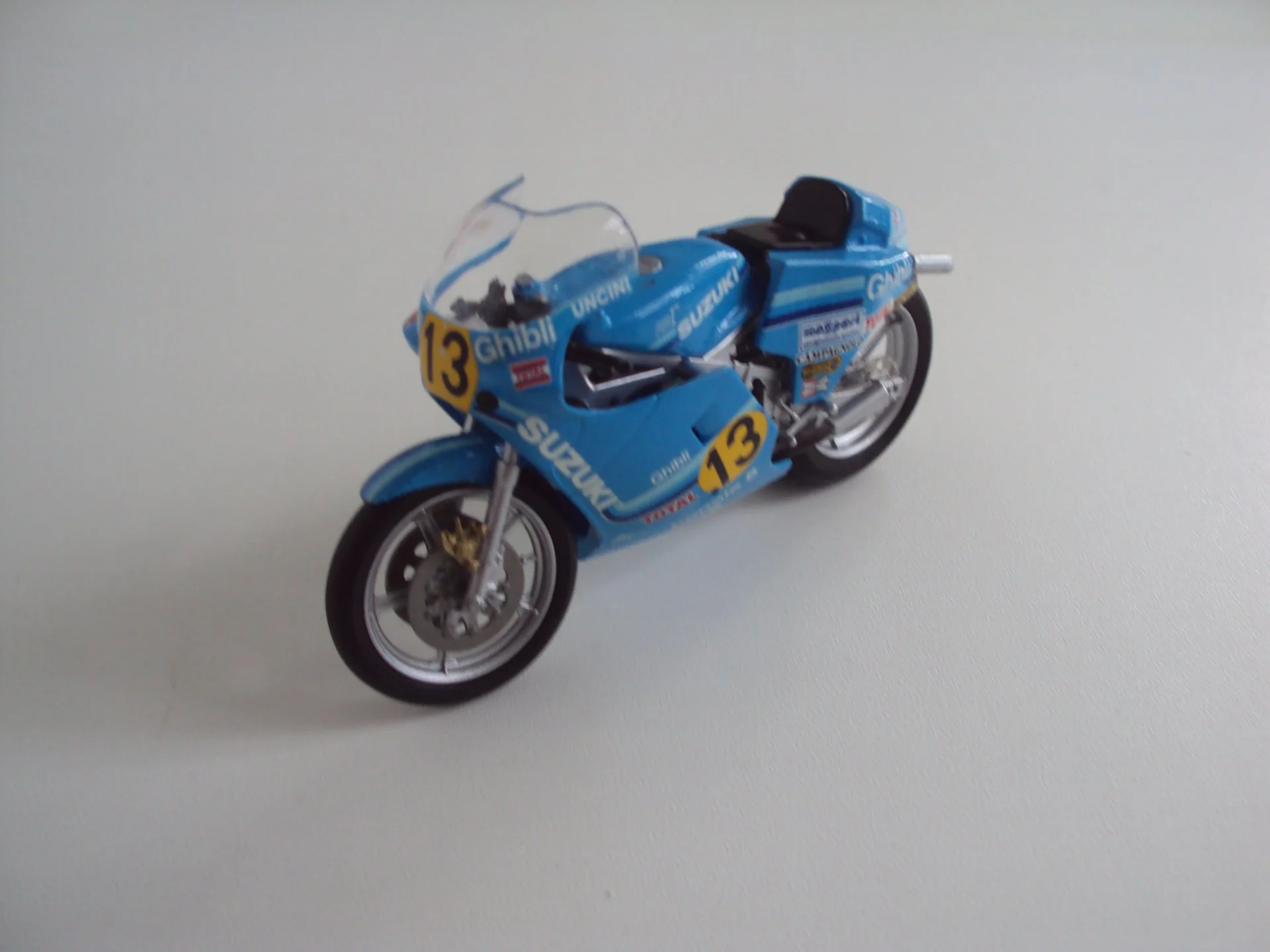 Мотоцикл SUZUKI RG 500 World Champion 1982 - миниатюра 4