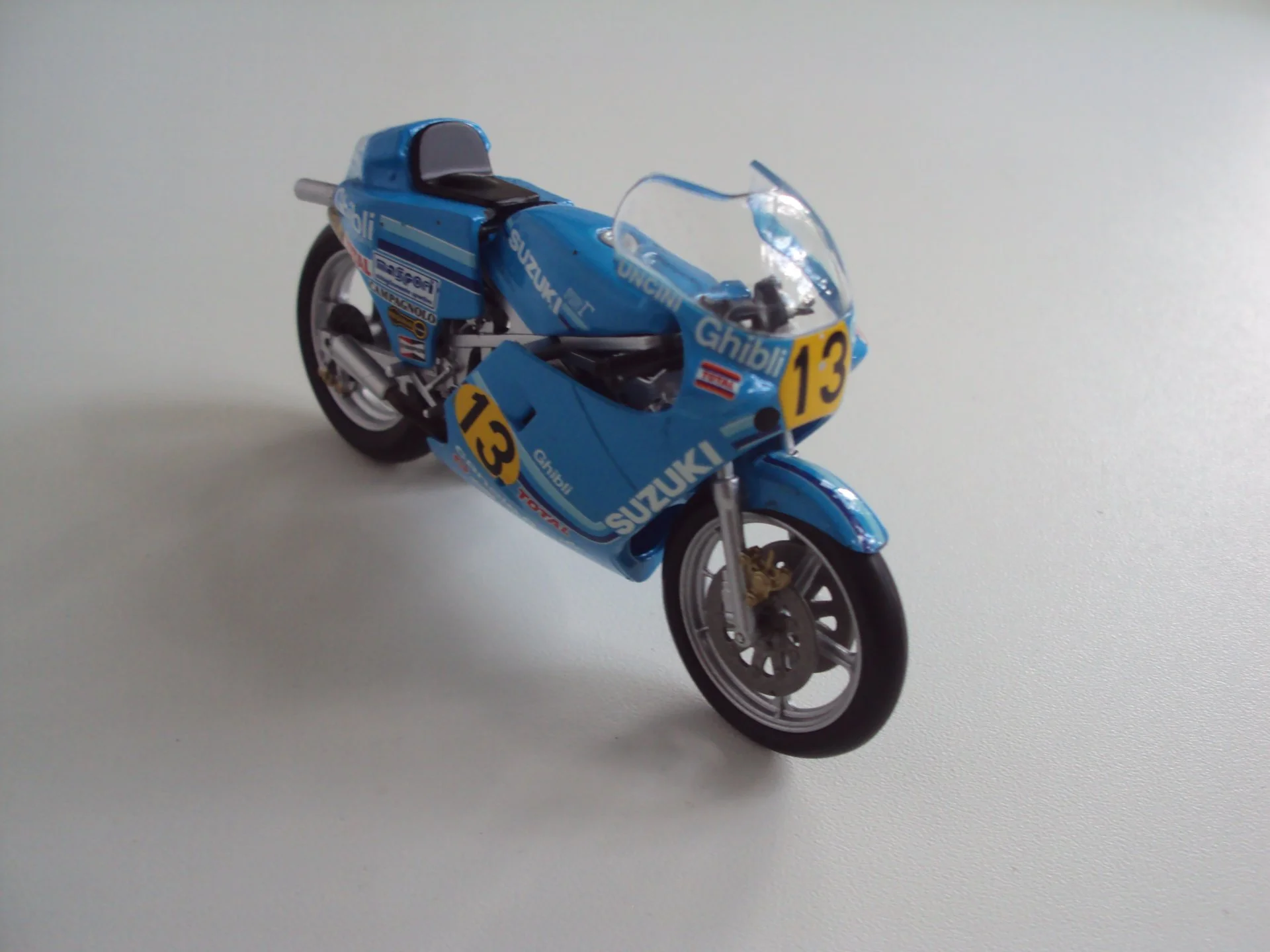 Мотоцикл SUZUKI RG 500 World Champion 1982 - миниатюра 5