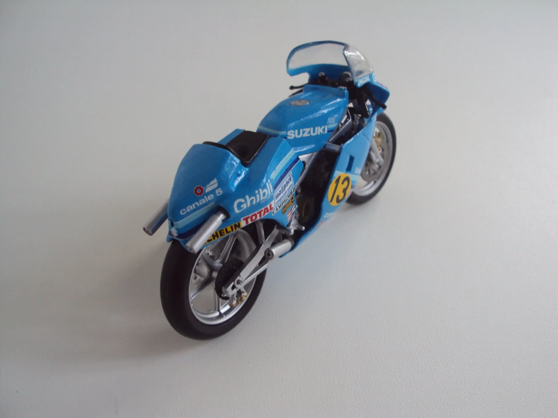 Мотоцикл SUZUKI RG 500 World Champion 1982 - миниатюра 6