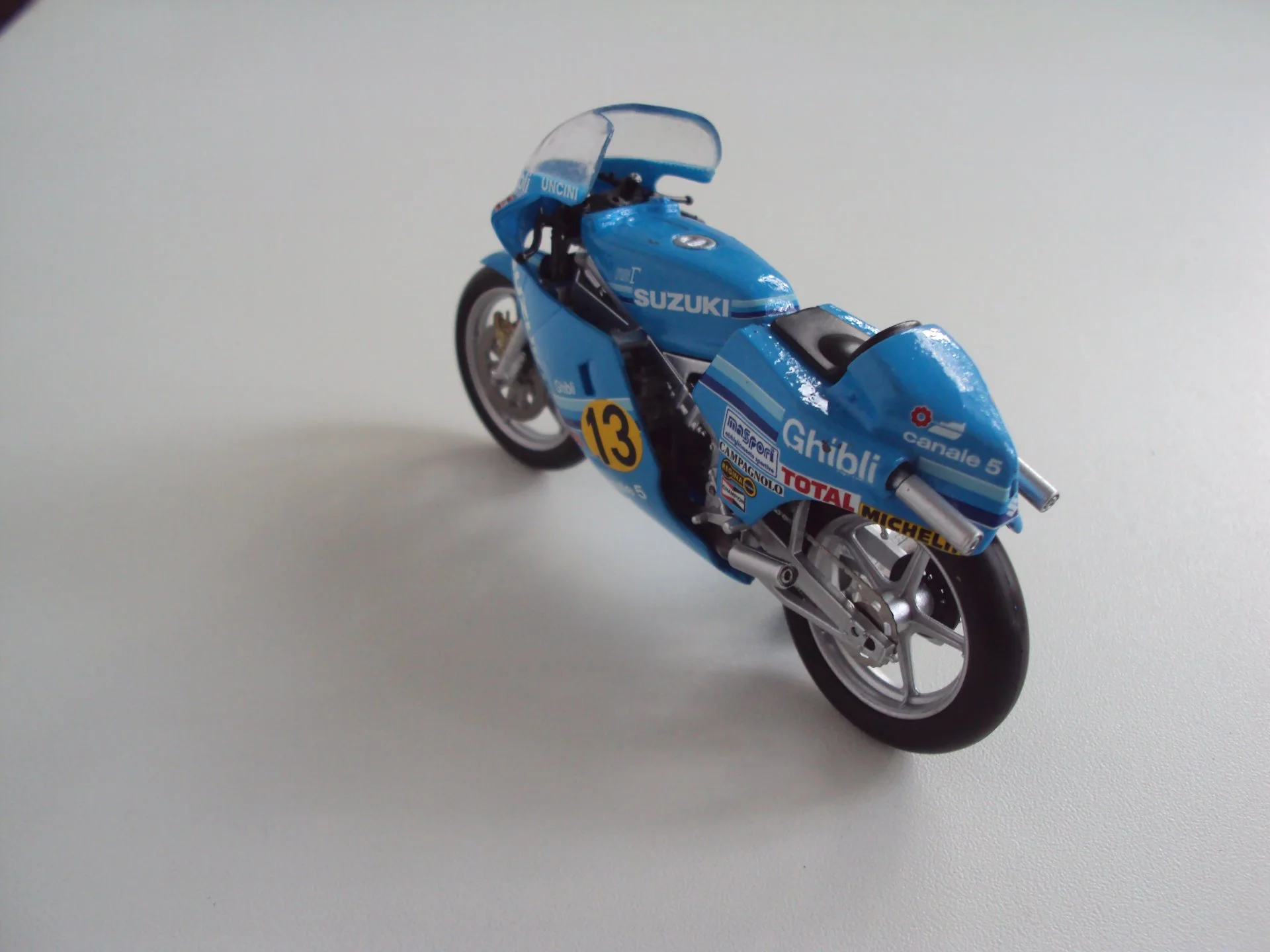 Мотоцикл SUZUKI RG 500 World Champion 1982 - миниатюра 7