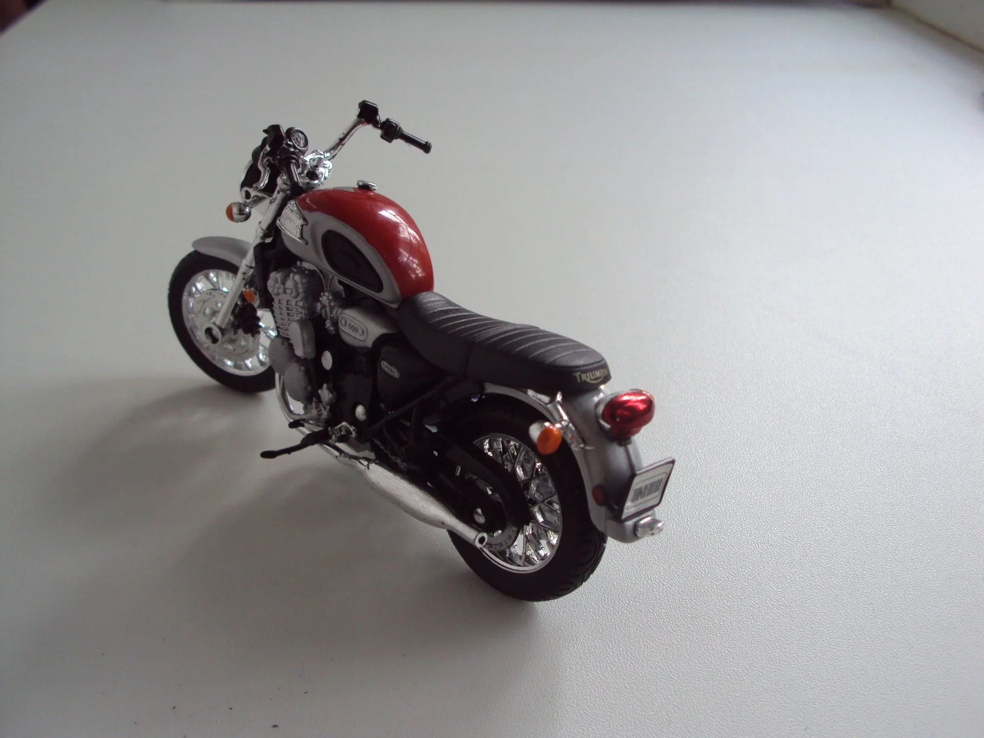 Мотоцикл TRIUMPH THUNDERBIRD - миниатюра 6