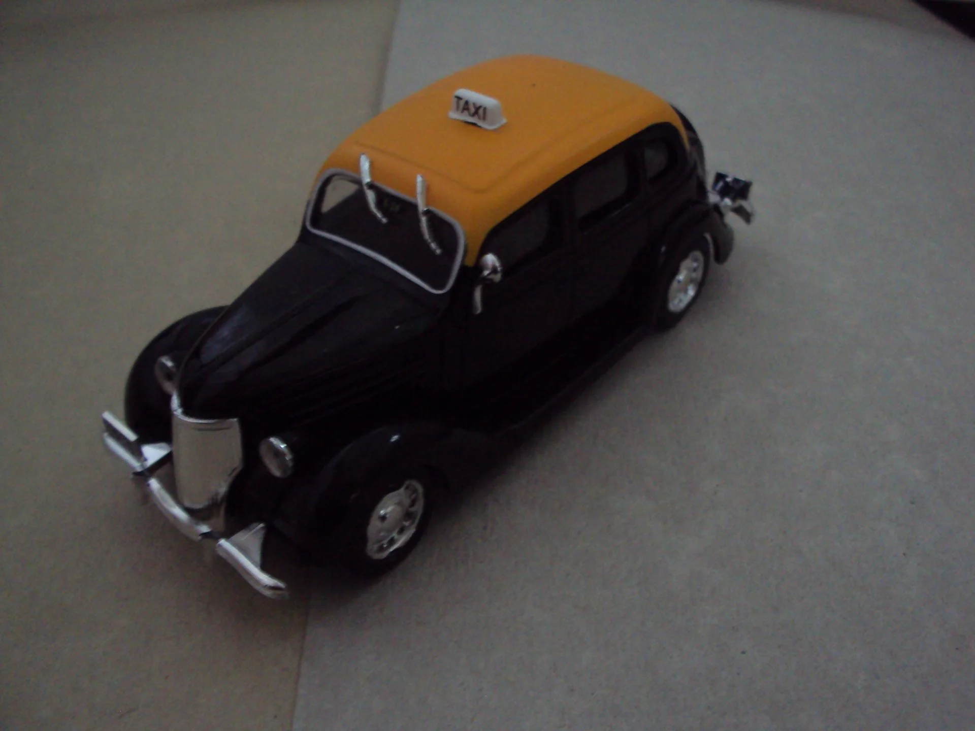 Автомобиль Ford V8 Montevideo-1950 - миниатюра 5