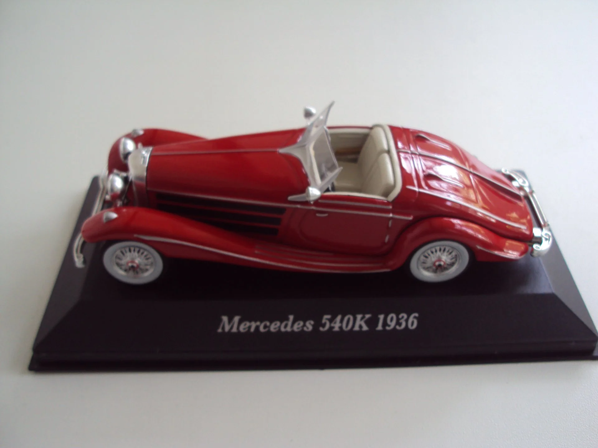 Автомобиль Mercedes Benz 540K 1936 - миниатюра 8