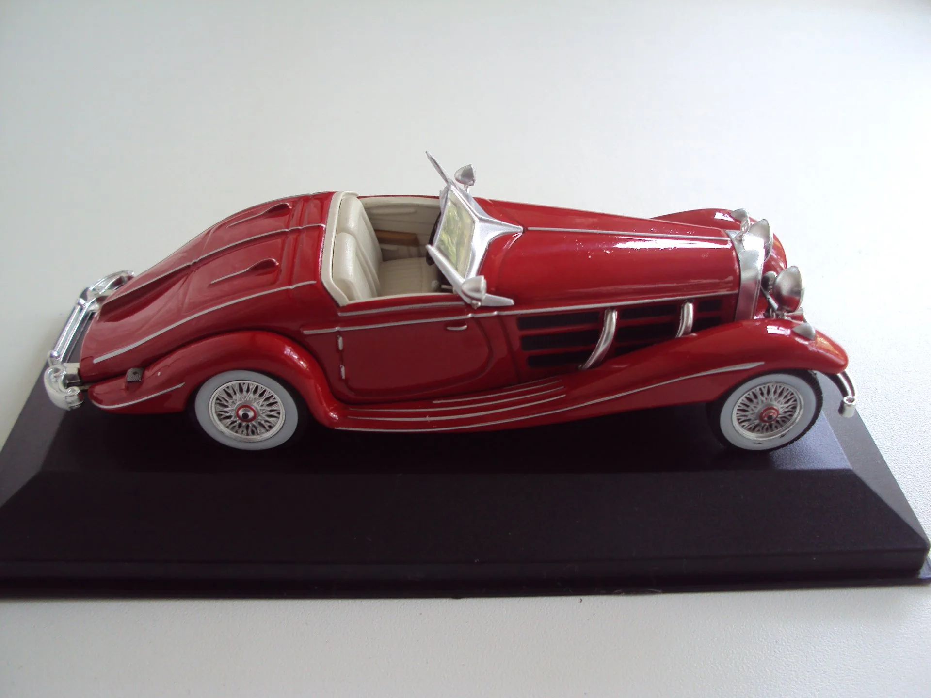 Автомобиль Mercedes Benz 540K 1936 - миниатюра 9