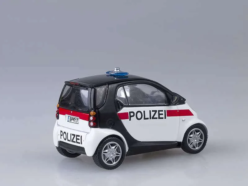 Полицейские машины мира №45 SMART CITY COUPE - миниатюра 4