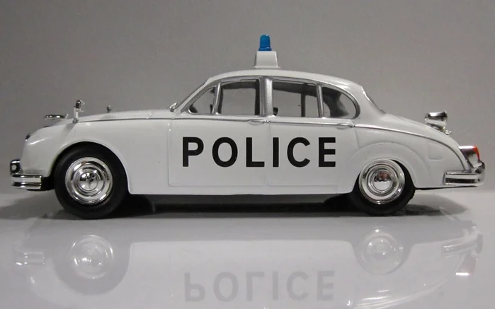 Полицейские машины мира №3 JAGUAR MARK II 1959 полиция великобритании - миниатюра 5