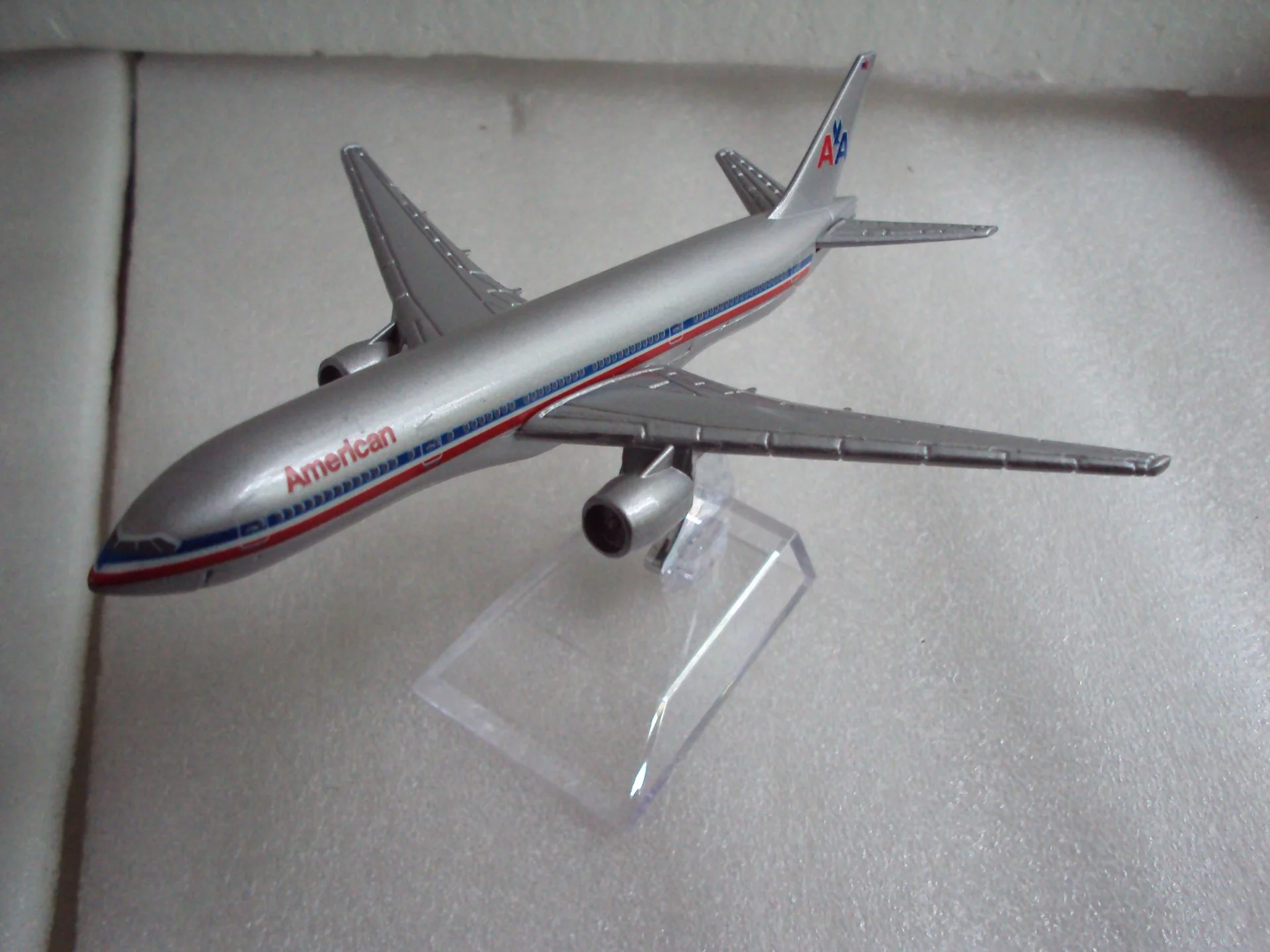 Модель самолёта American Airlines Boeing 777 - миниатюра 2