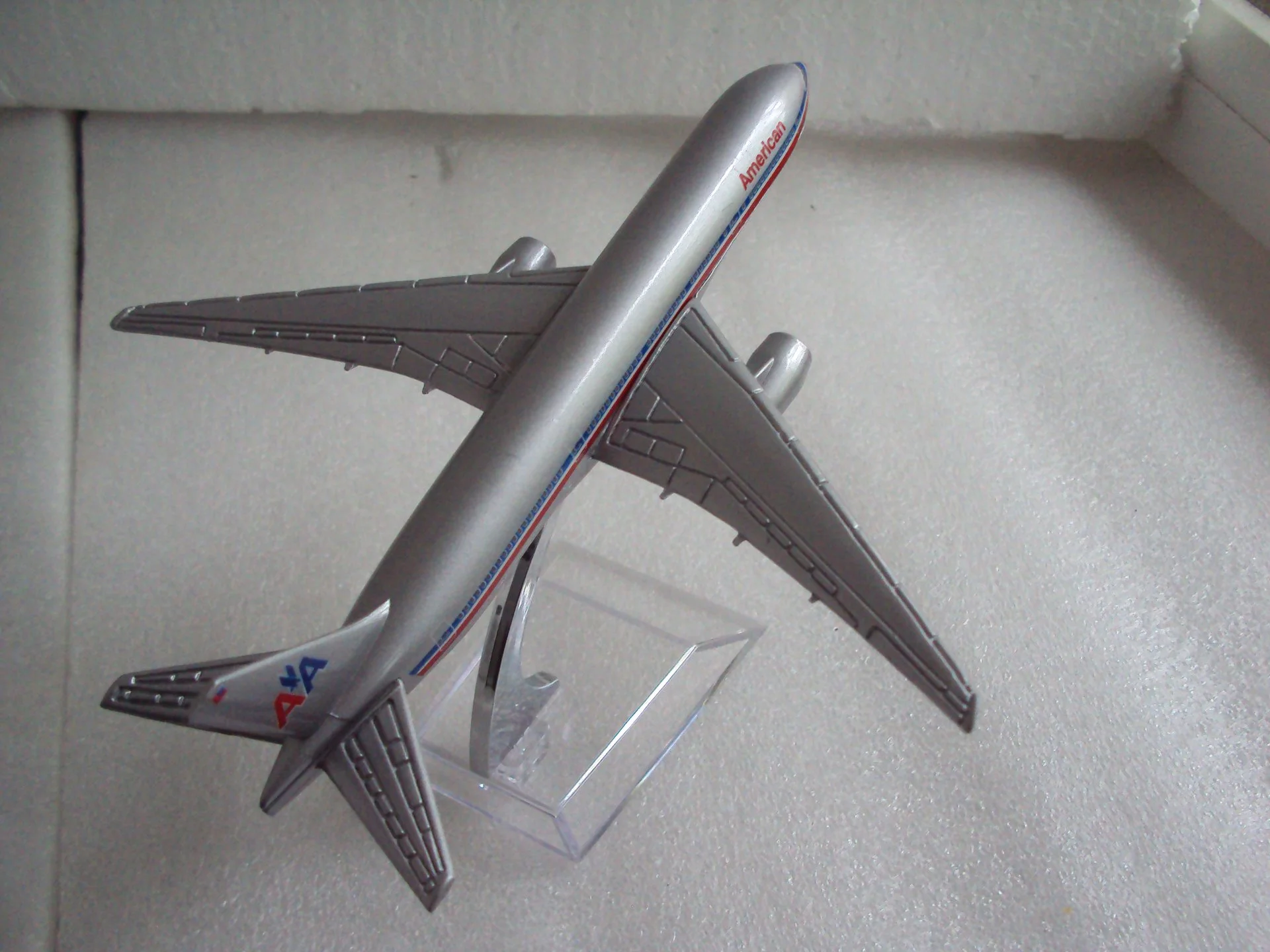 Модель самолёта American Airlines Boeing 777 - миниатюра 4