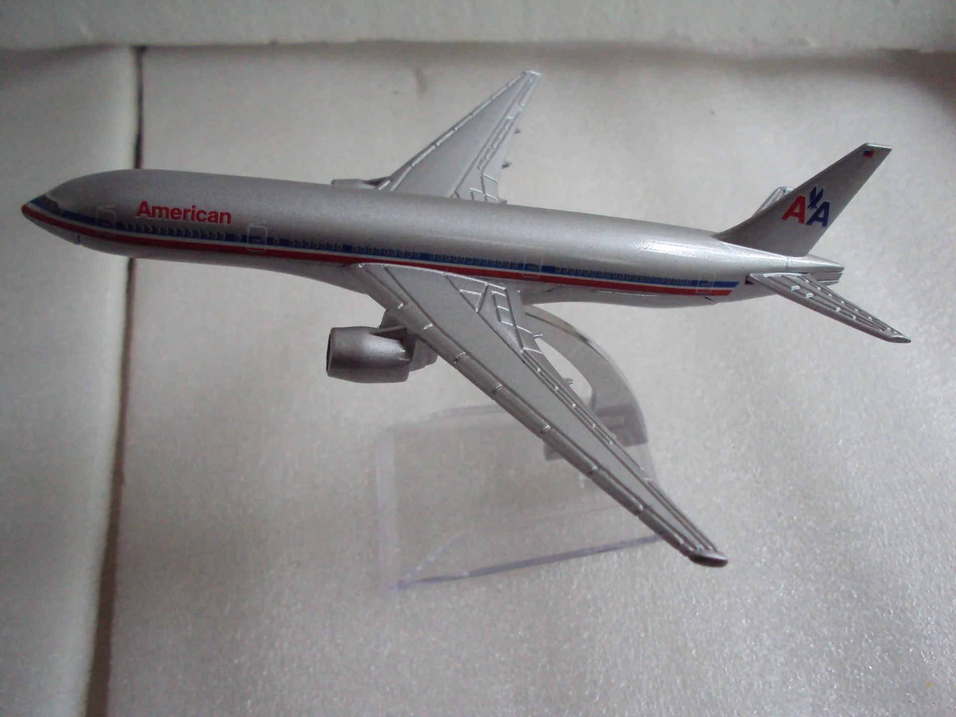 Модель самолёта American Airlines Boeing 777 - миниатюра 5