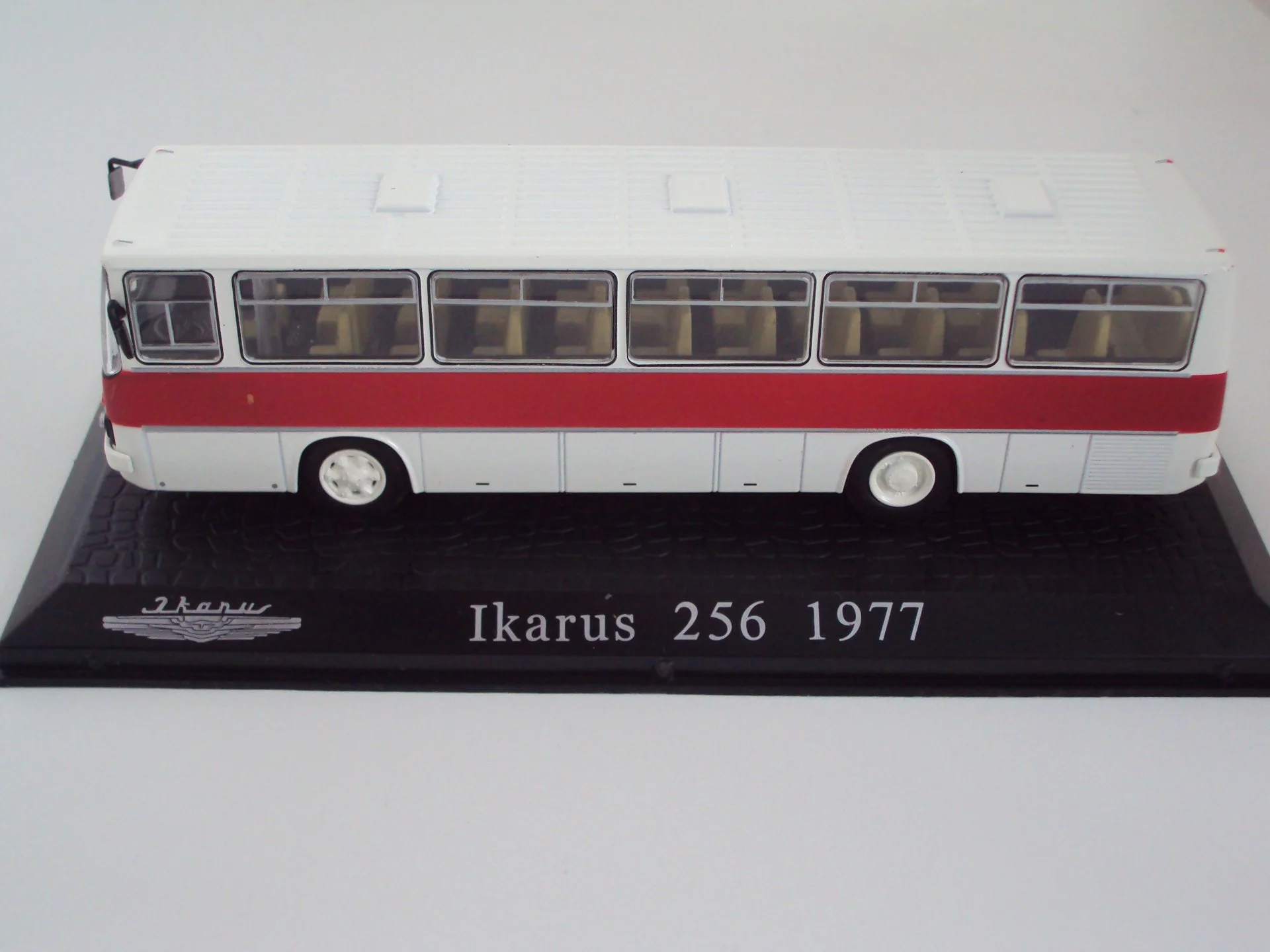 Автобус Икарус-256 1977 г - миниатюра 8