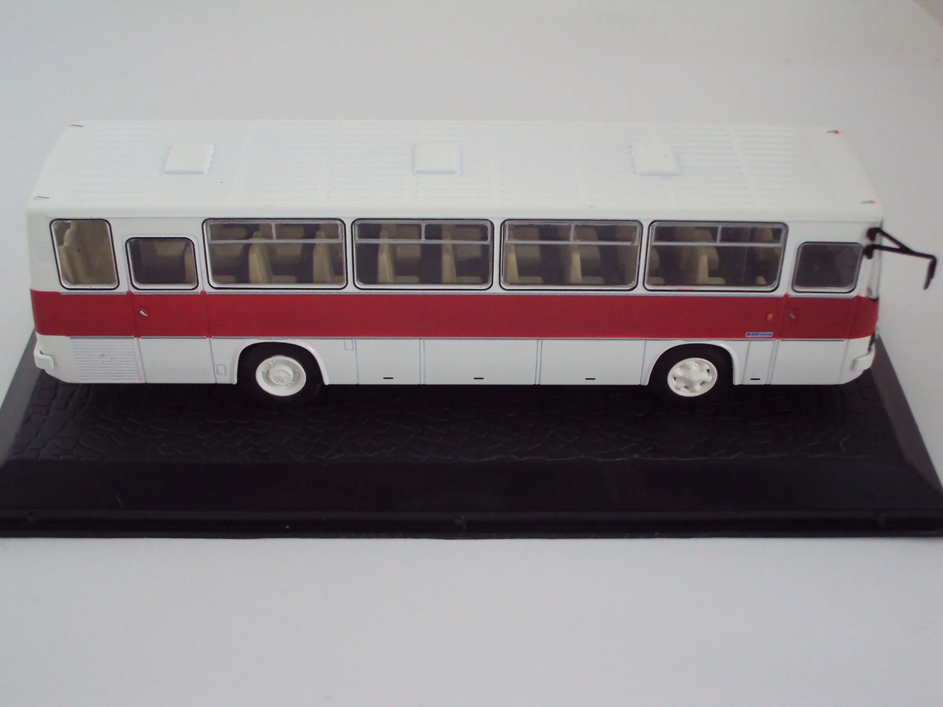 Автобус Икарус-256 1977 г - миниатюра 9
