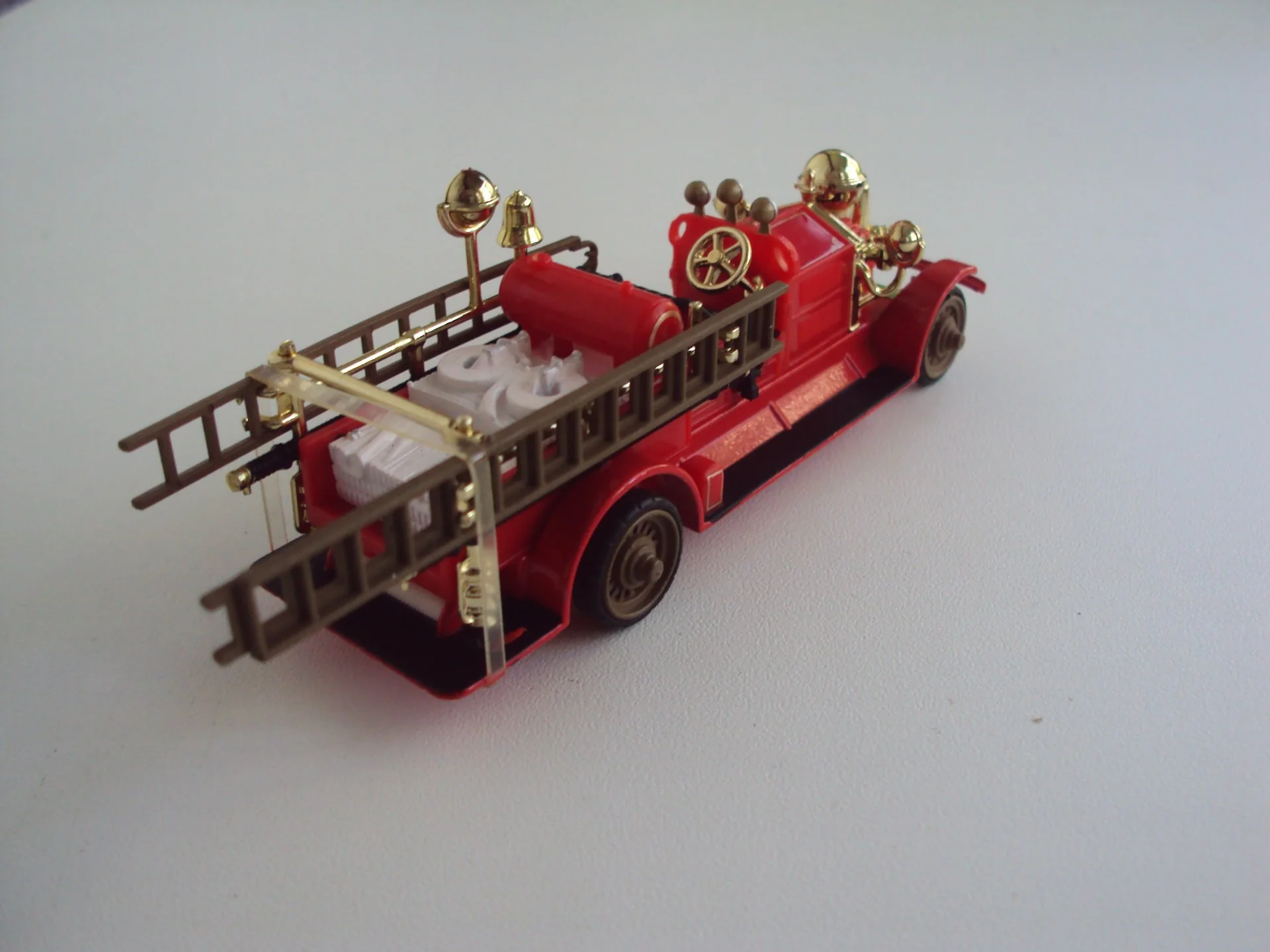 Автомобиль 1924 Ahrens пожарная машина FOX USA - миниатюра 4
