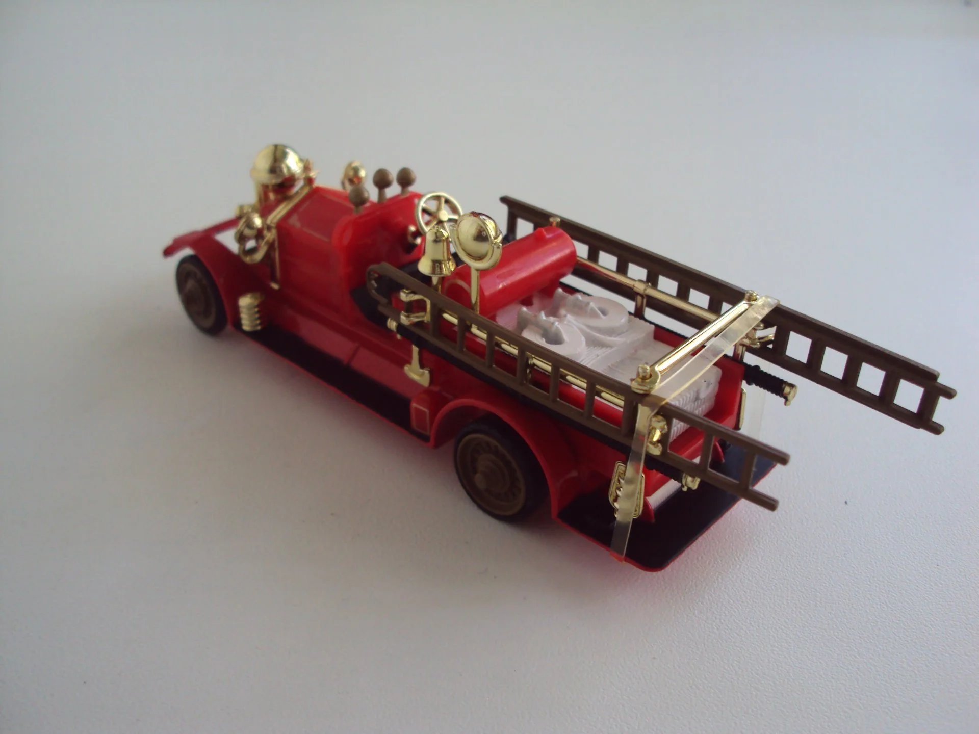 Автомобиль 1924 Ahrens пожарная машина FOX USA - миниатюра 5