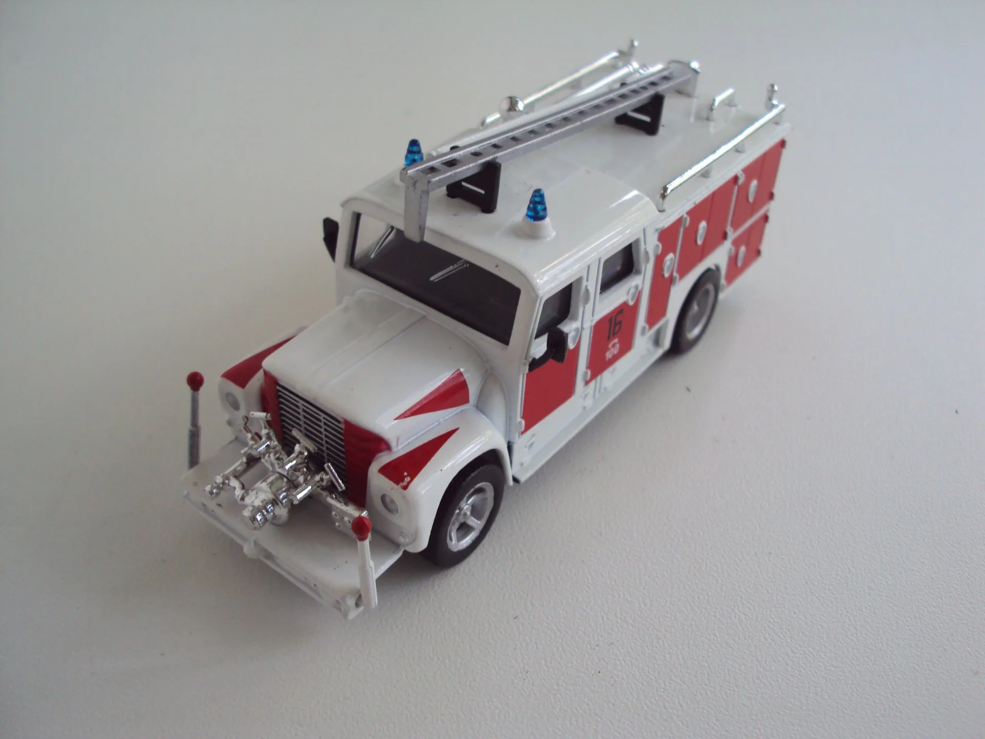 Автомобиль 1973 Autopompe lnternational 1627 Wasterlain Belgium - миниатюра 3