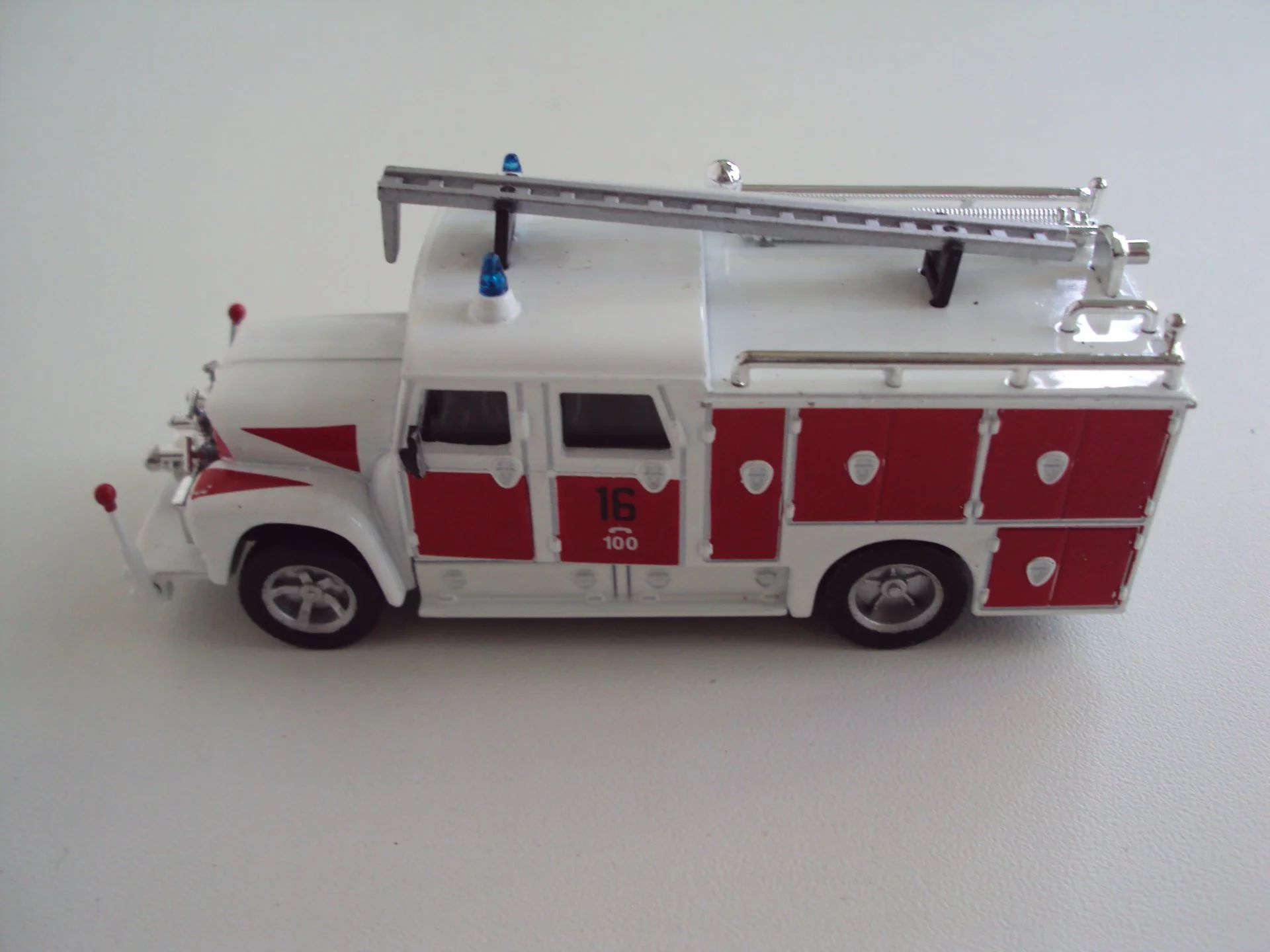 Автомобиль 1973 Autopompe lnternational 1627 Wasterlain Belgium - миниатюра 6