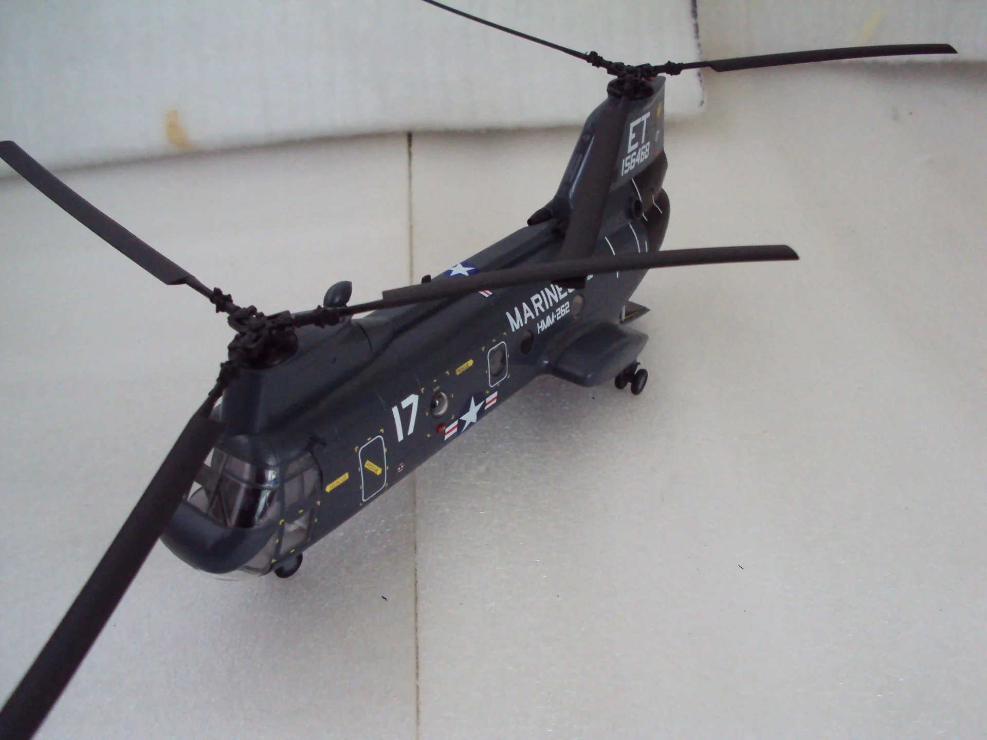 Вертолёт 37002 Сh-46f (marines 17) - миниатюра 2