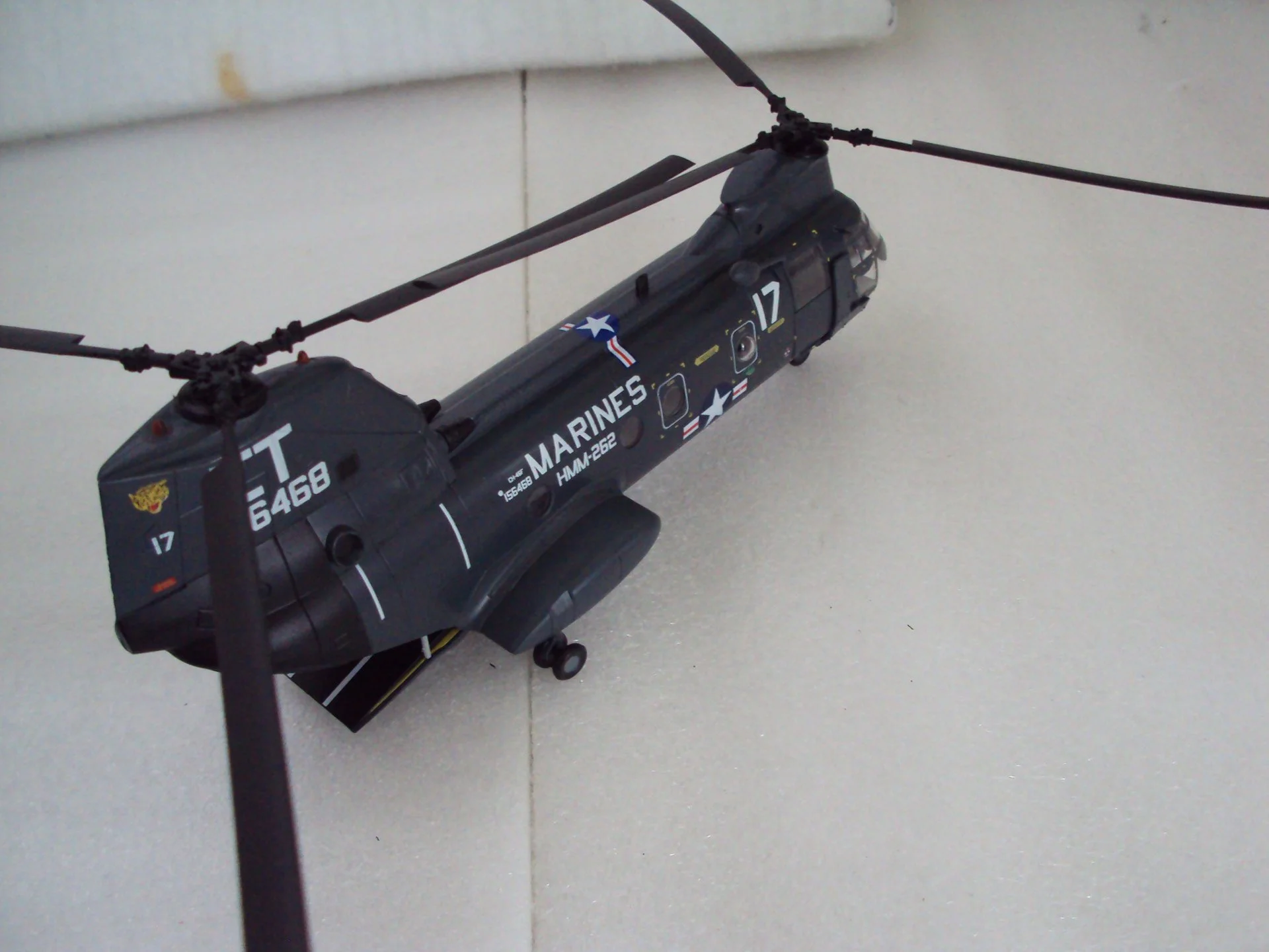 Вертолёт 37002 Сh-46f (marines 17) - миниатюра 4