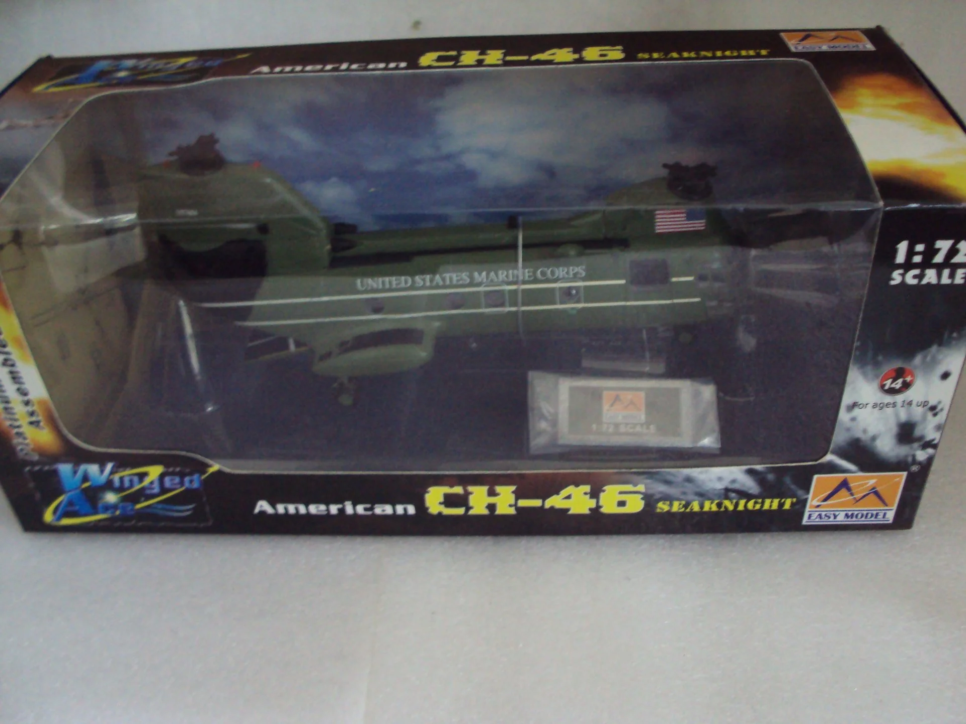 Вертолёт 37004 Marines Boeing ch-46f 157684 hmx-1 - изображение 1