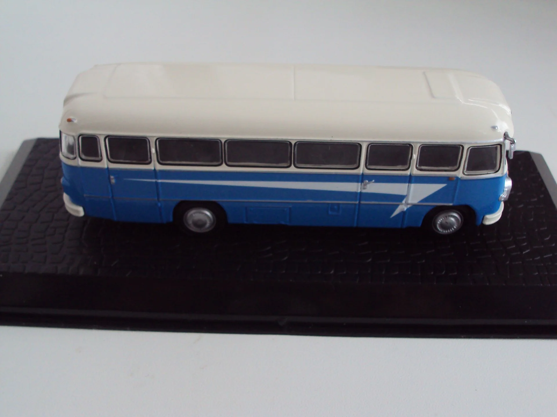 Автобус IKARUS 311 (1960) - миниатюра 2