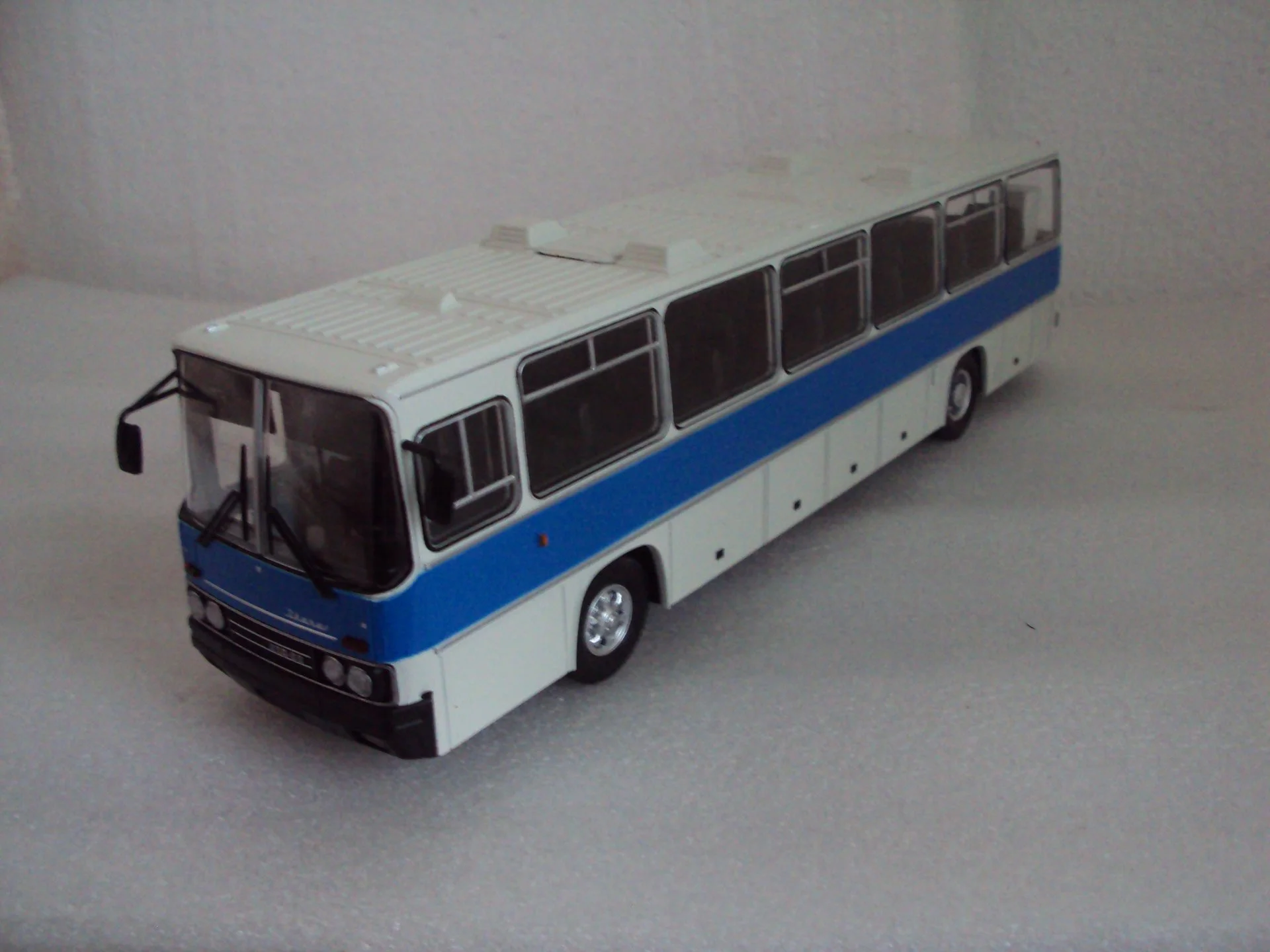 Автобус Икарус-250.59 - миниатюра 3