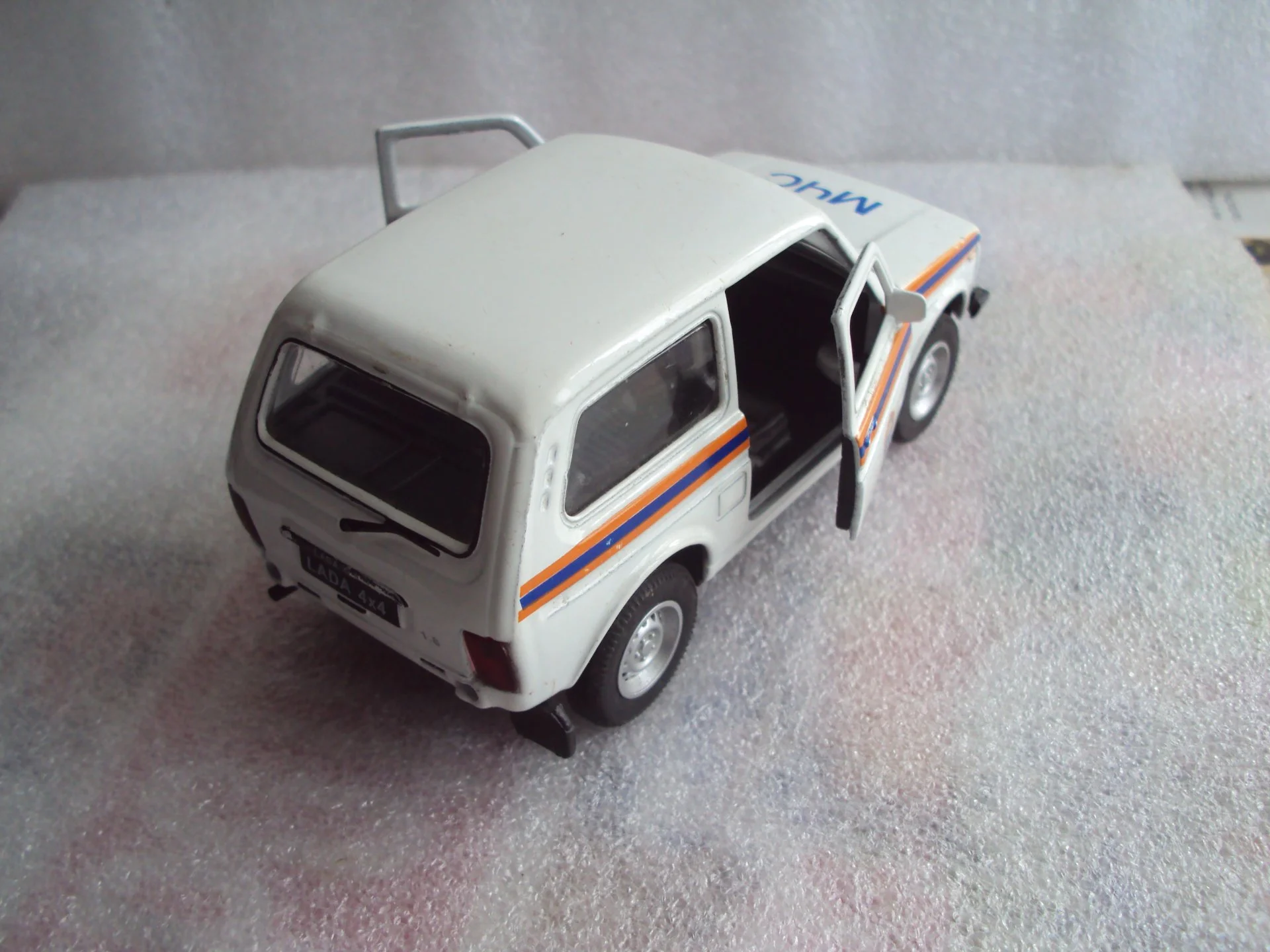 Автомобиль МЧС - миниатюра 3