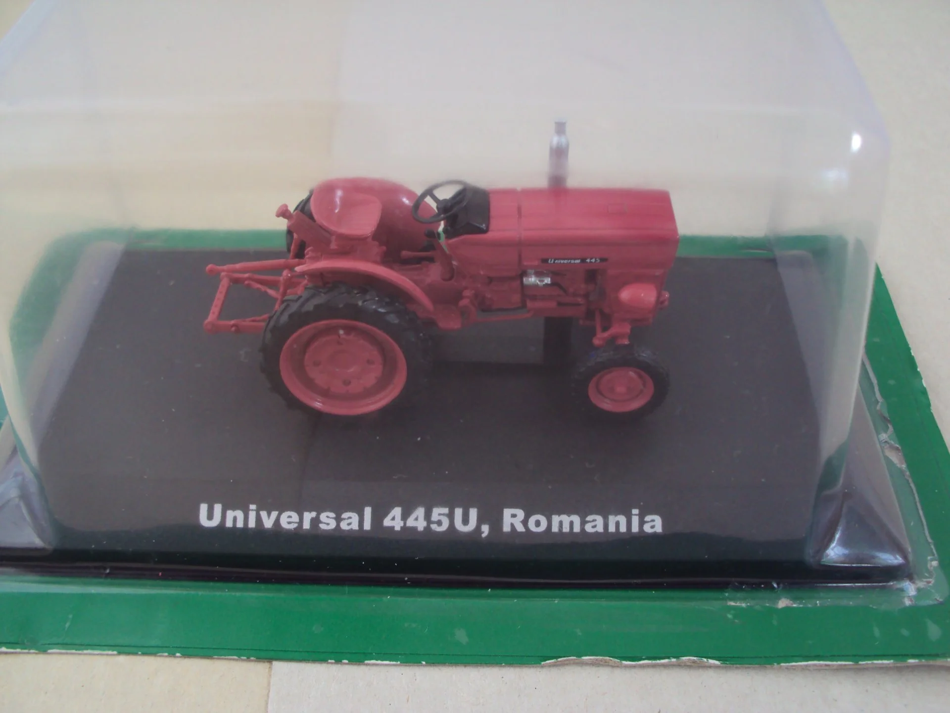 Модель. Трактор Universal 445U Romania - изображение 1