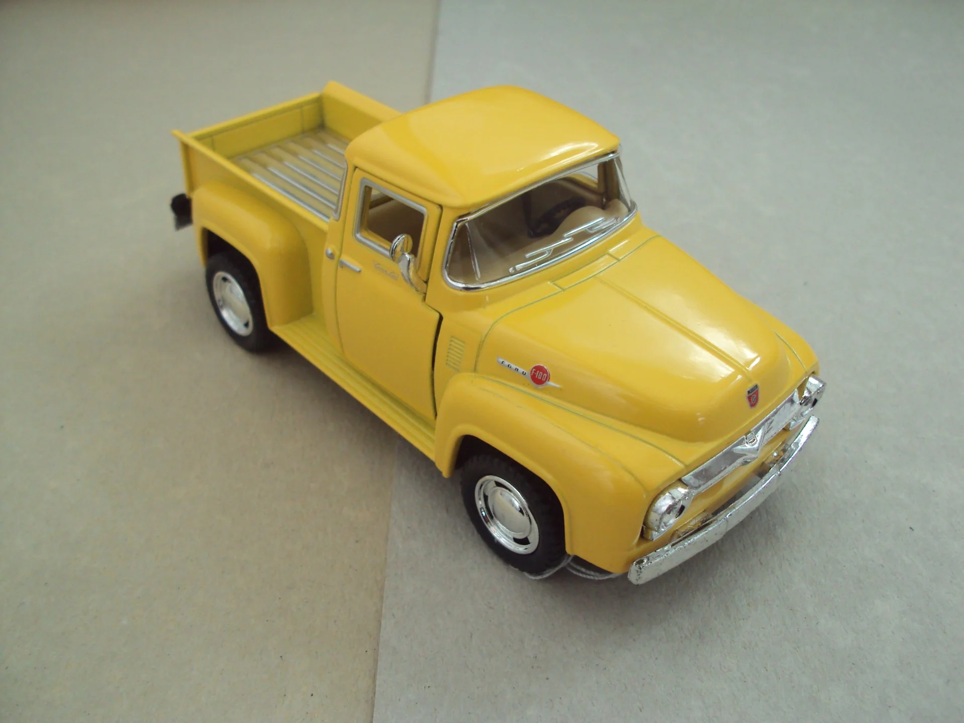 Автомобиль Ford Пикап США F100 - миниатюра 2