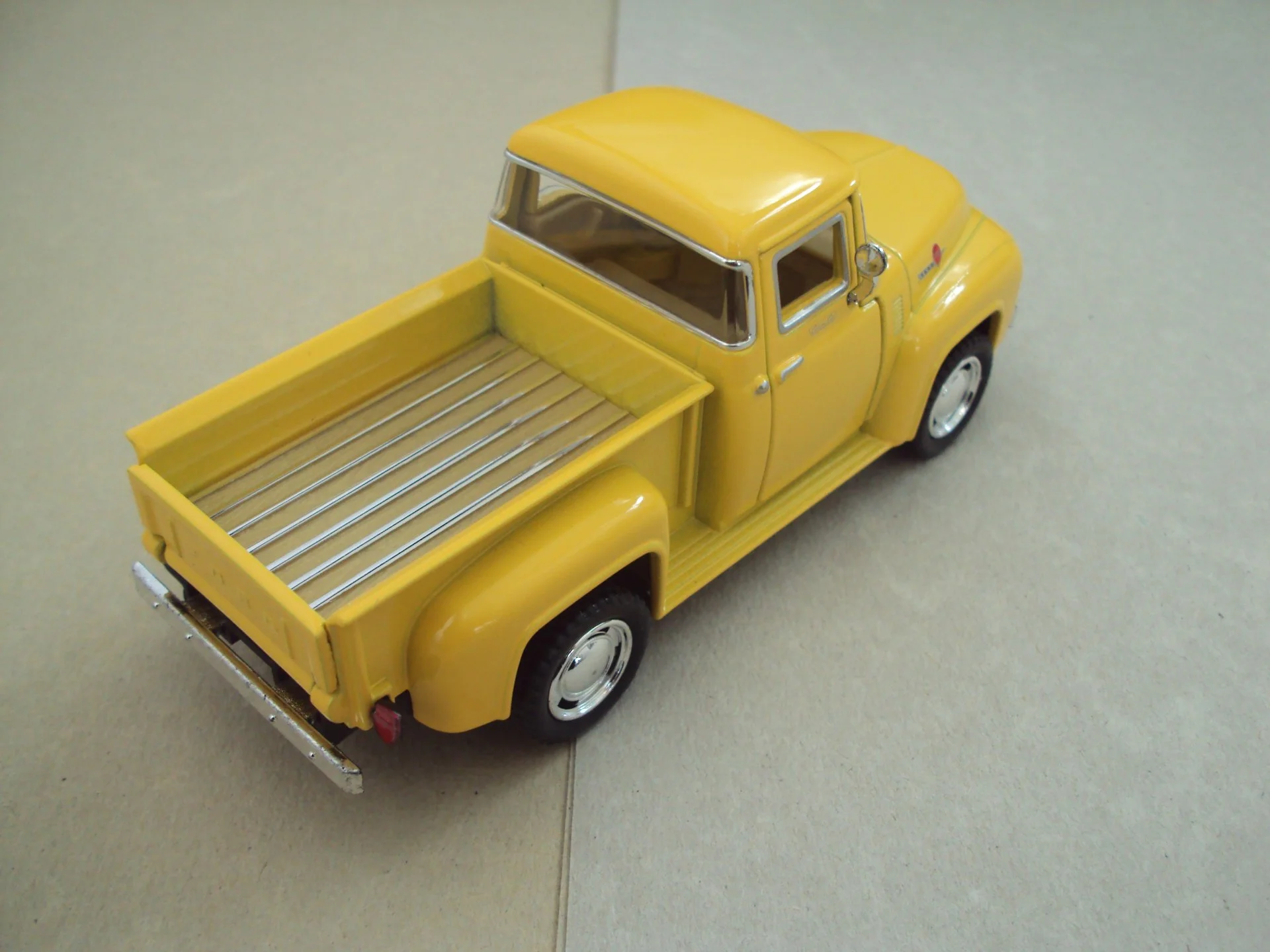 Автомобиль Ford Пикап США F100 - миниатюра 3