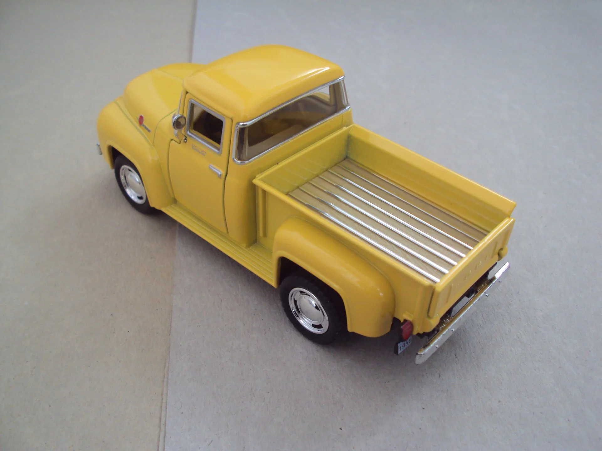 Автомобиль Ford Пикап США F100 - миниатюра 4