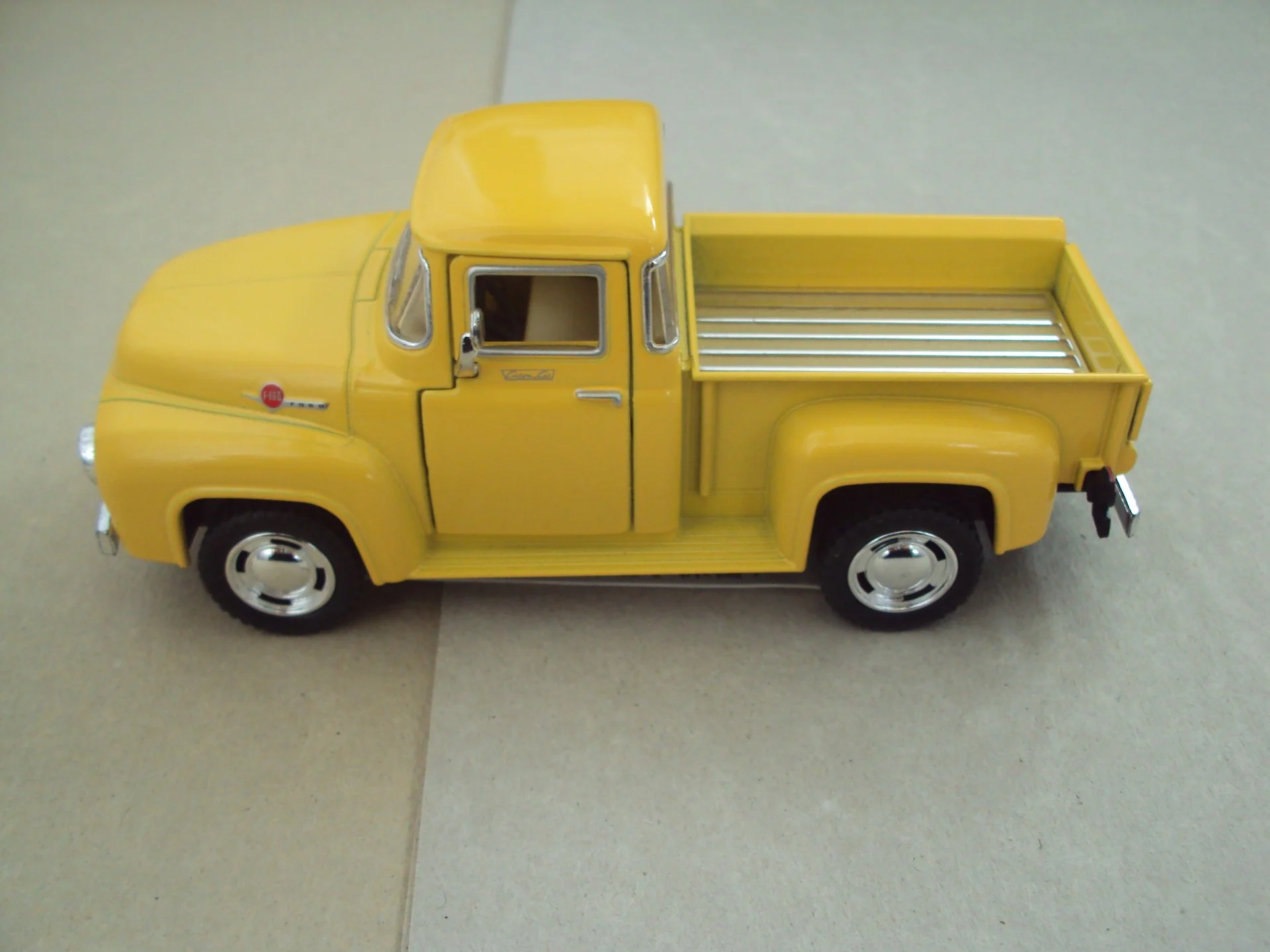 Автомобиль Ford Пикап США F100 - миниатюра 5
