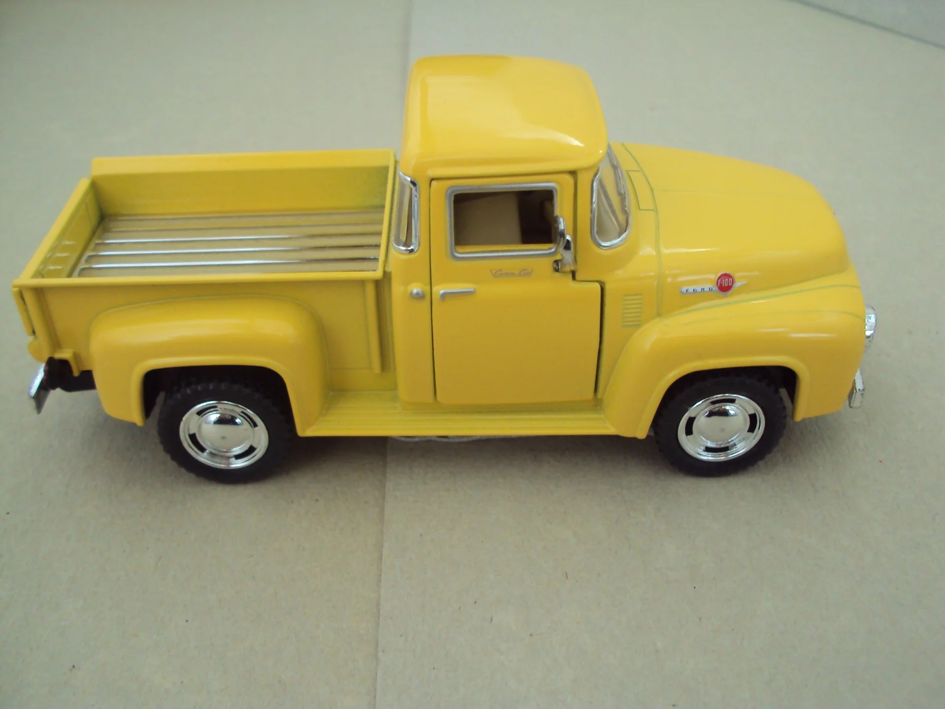 Автомобиль Ford Пикап США F100 - миниатюра 6