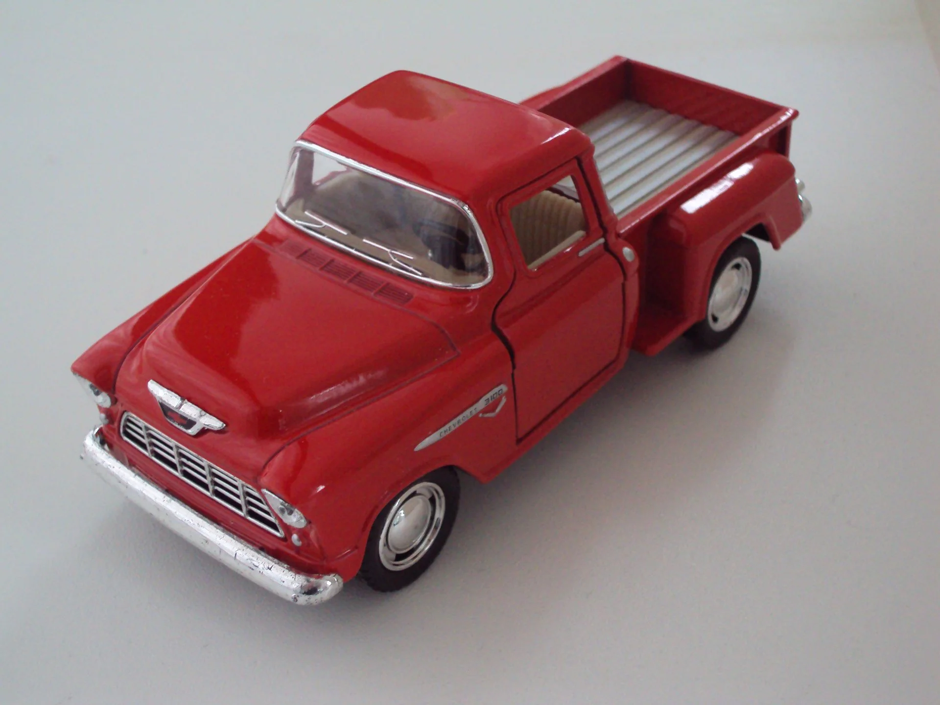Автомобиль CHEVROLET - изображение 1