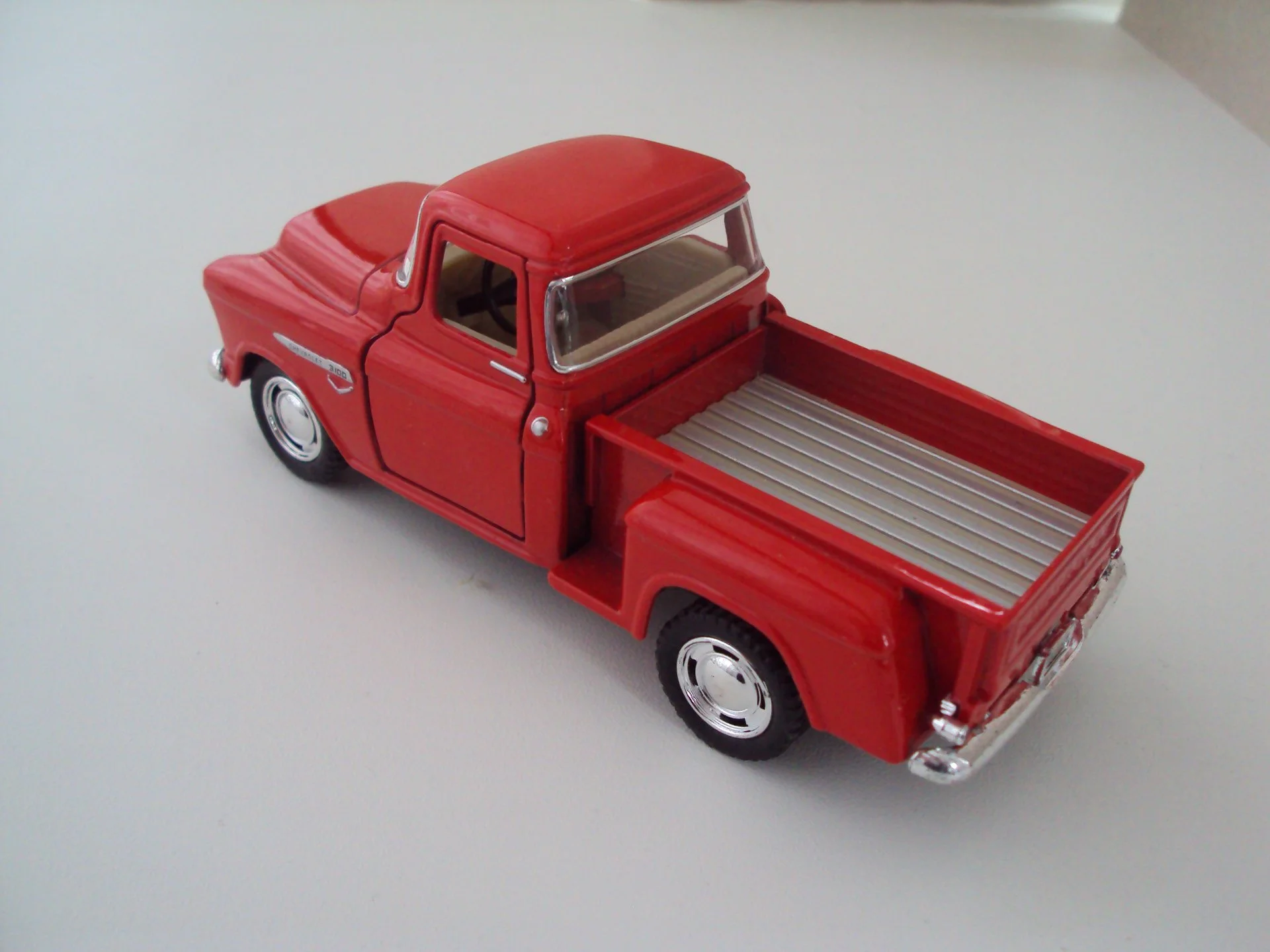 Автомобиль CHEVROLET - миниатюра 4