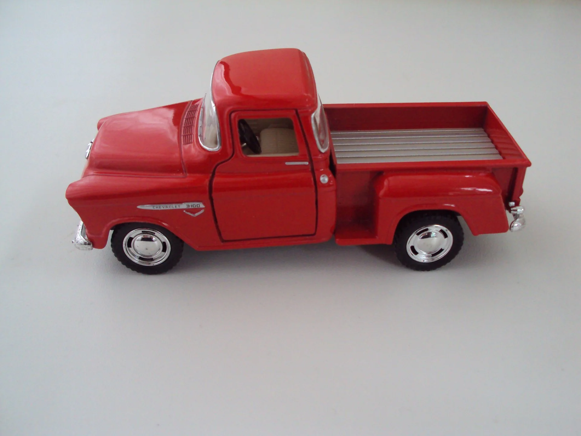 Автомобиль CHEVROLET - миниатюра 5