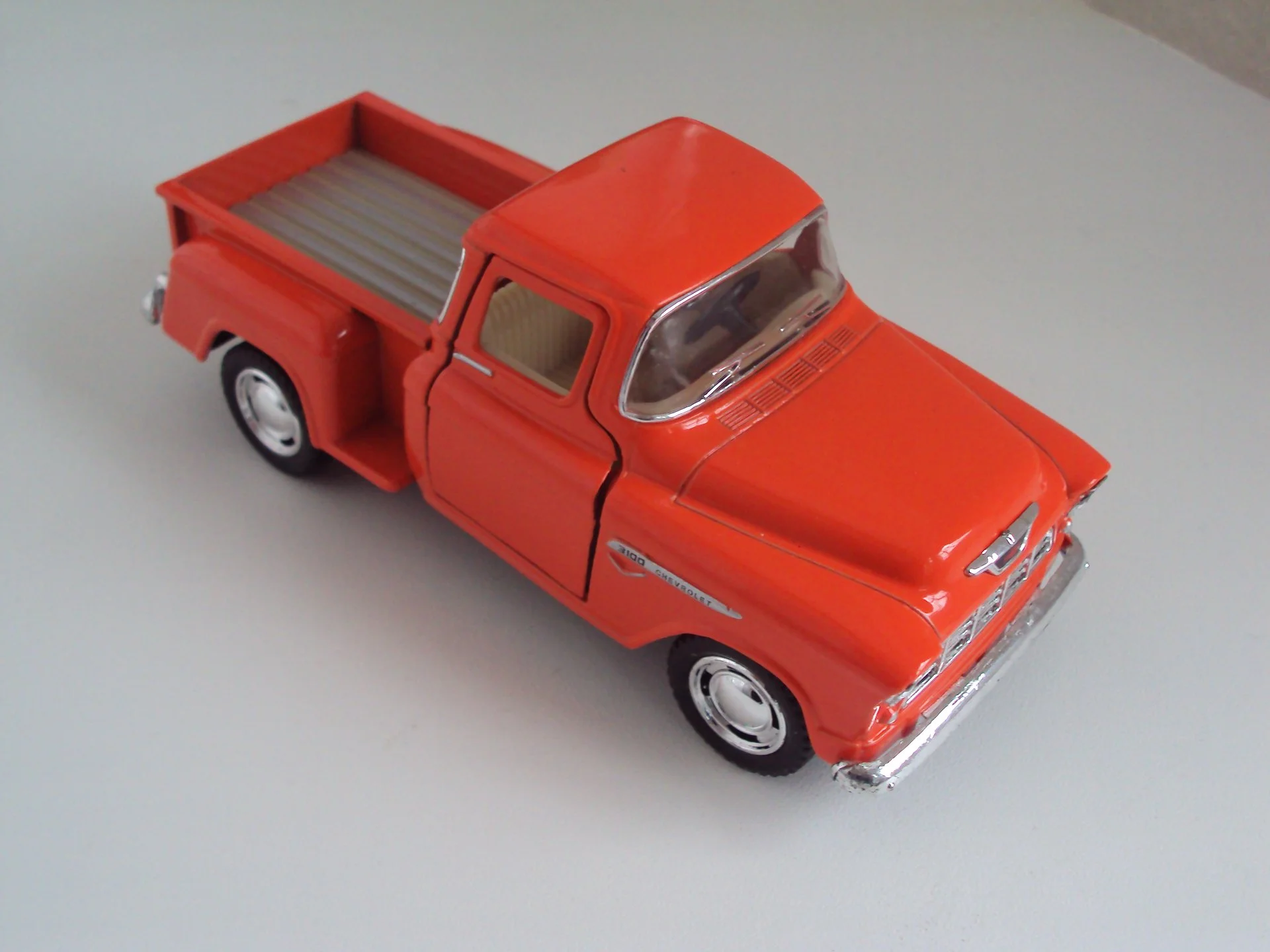 Автомобиль CHEVROLET - изображение 1