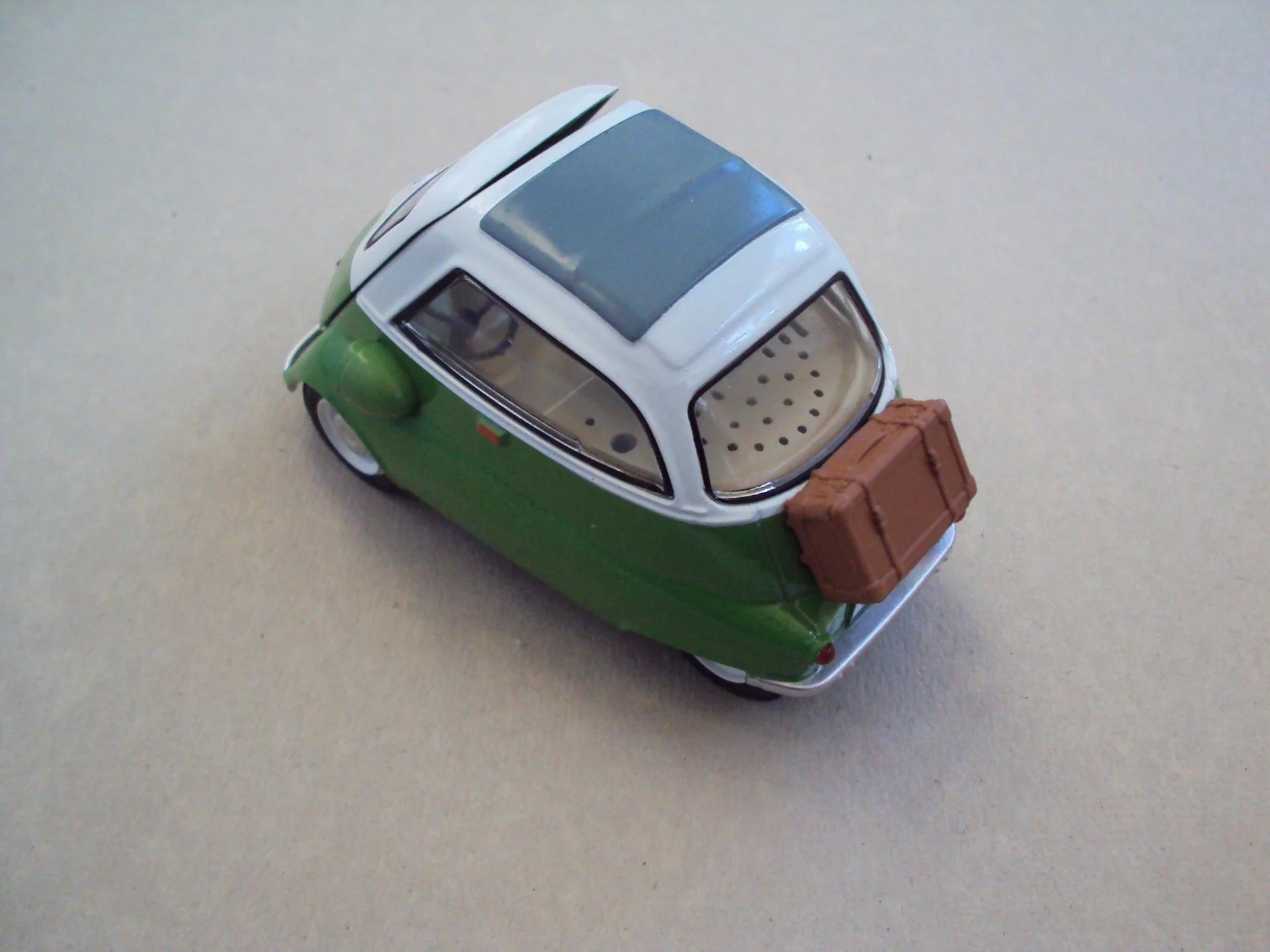 Автомобиль ISETTA 250 - миниатюра 5