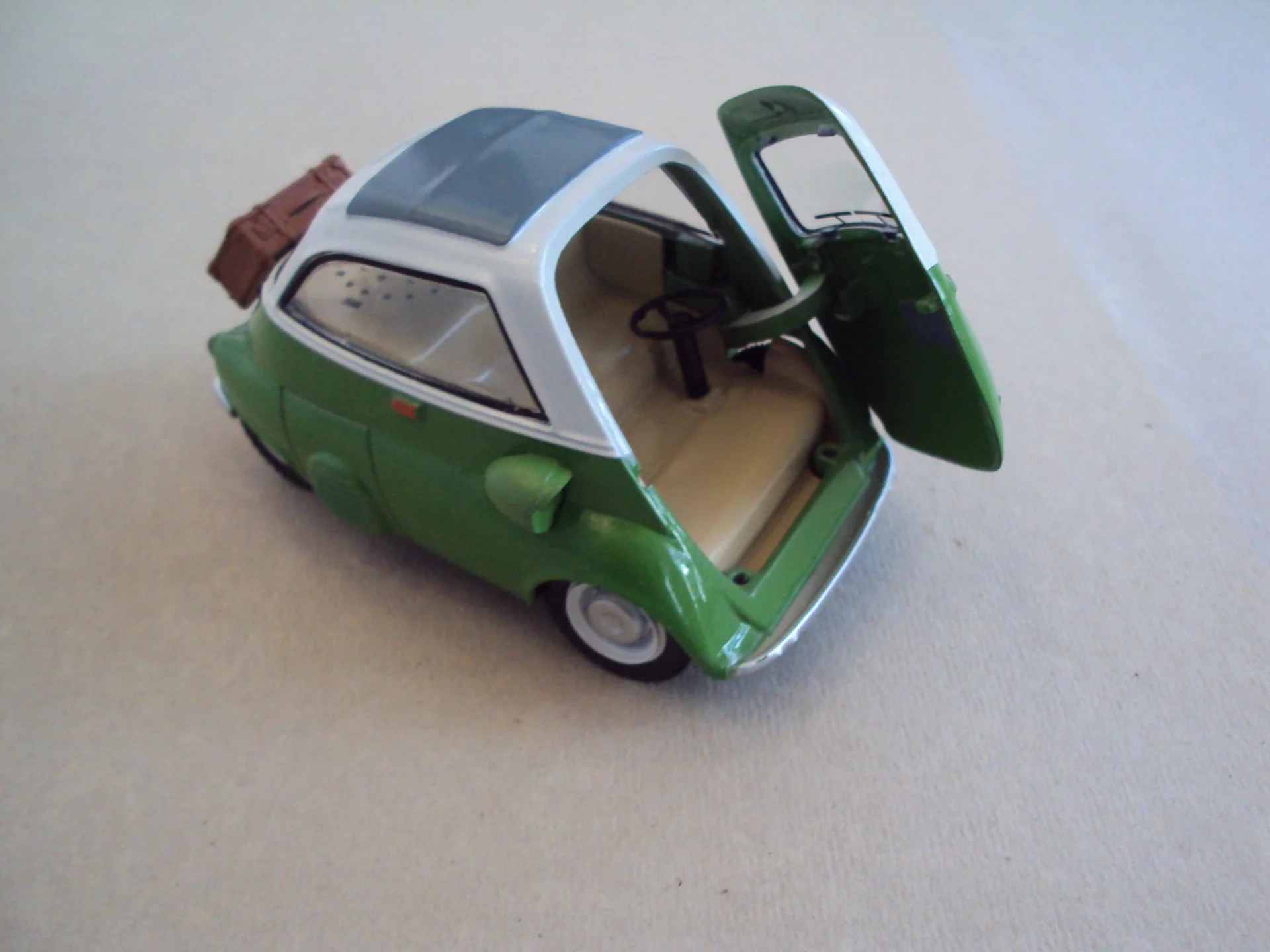 Автомобиль ISETTA 250 - миниатюра 6