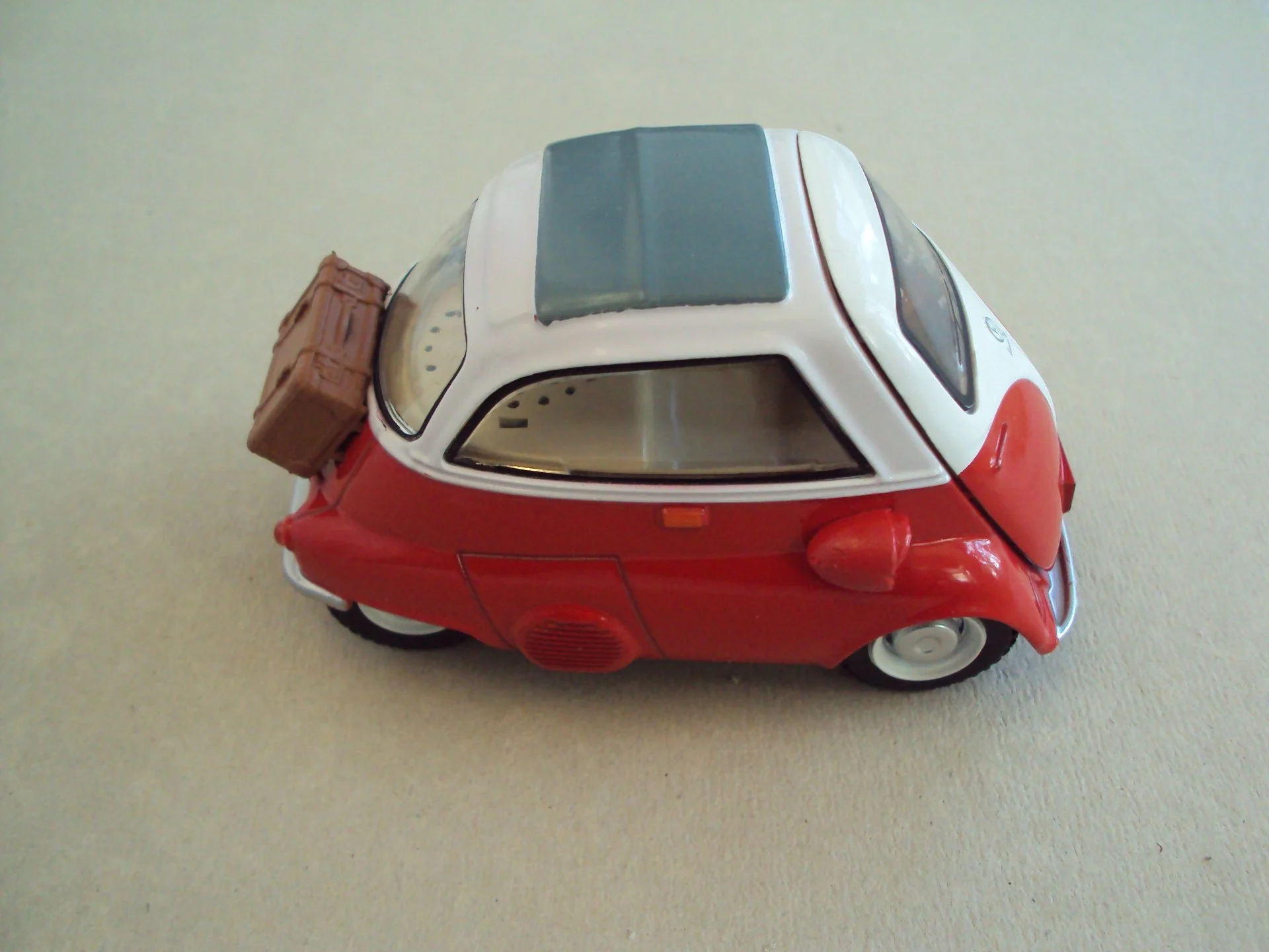 Автомобиль ISETTA 250 - миниатюра 3